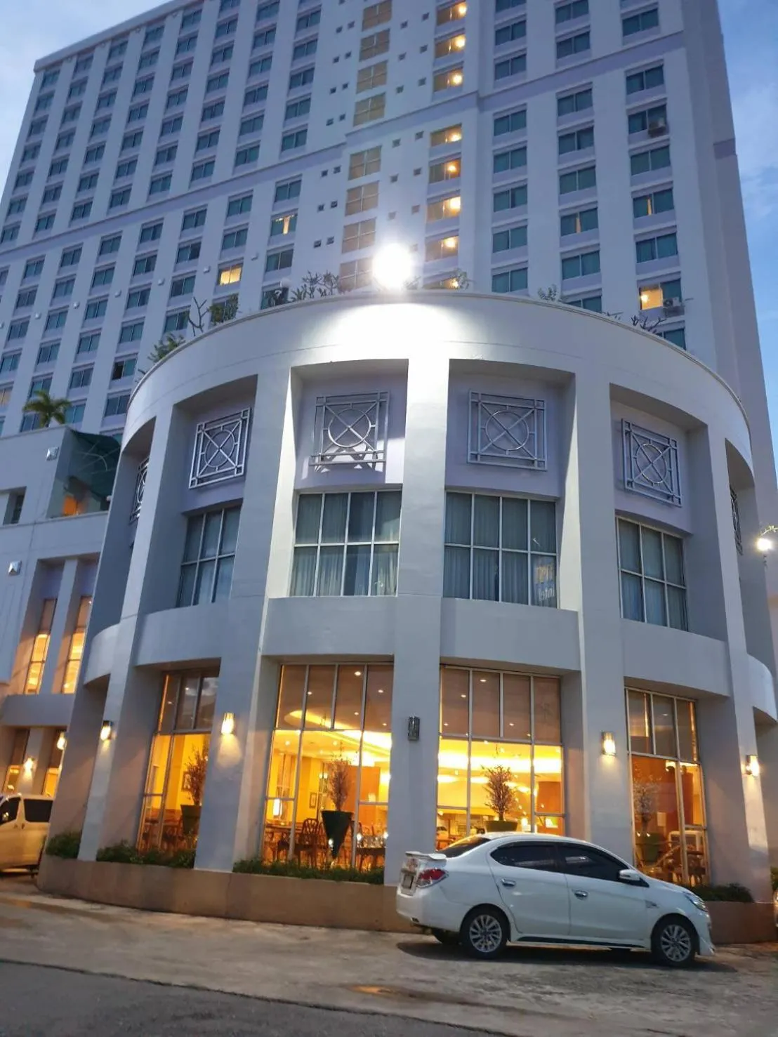 Property building in Diamond Plaza Hotel