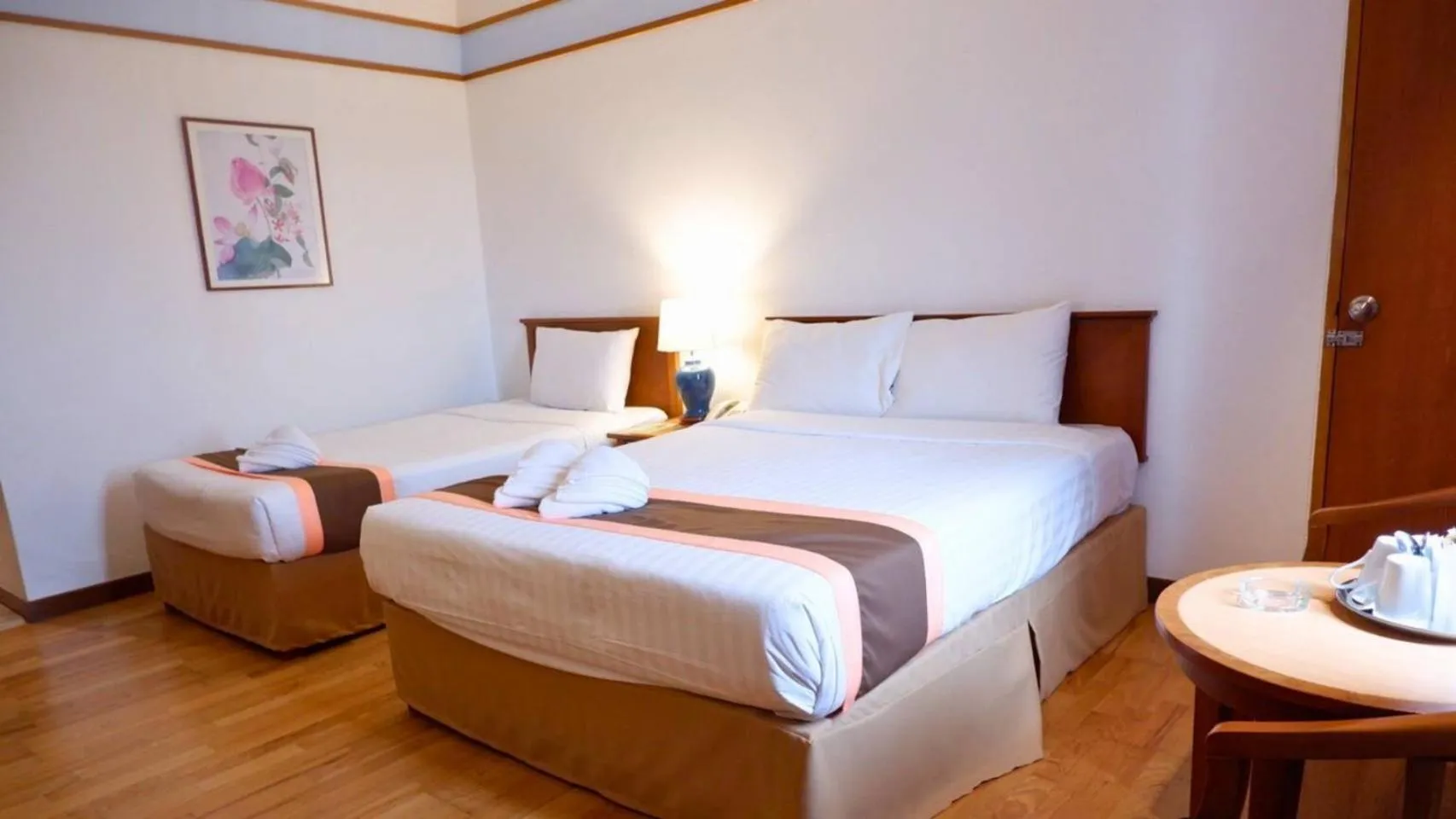 Bedroom, Bed in Diamond Plaza Hotel