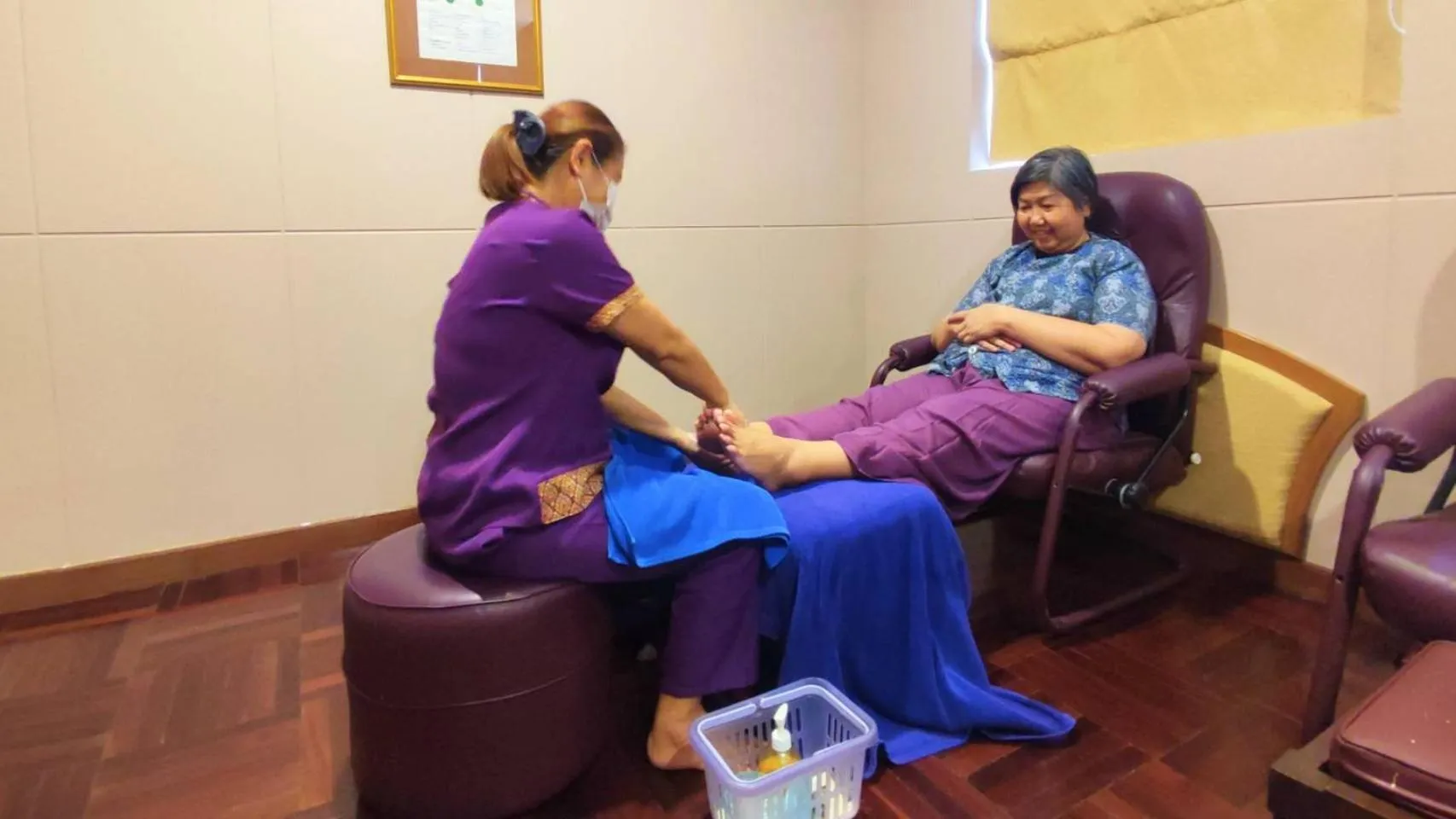 Massage in Diamond Plaza Hotel