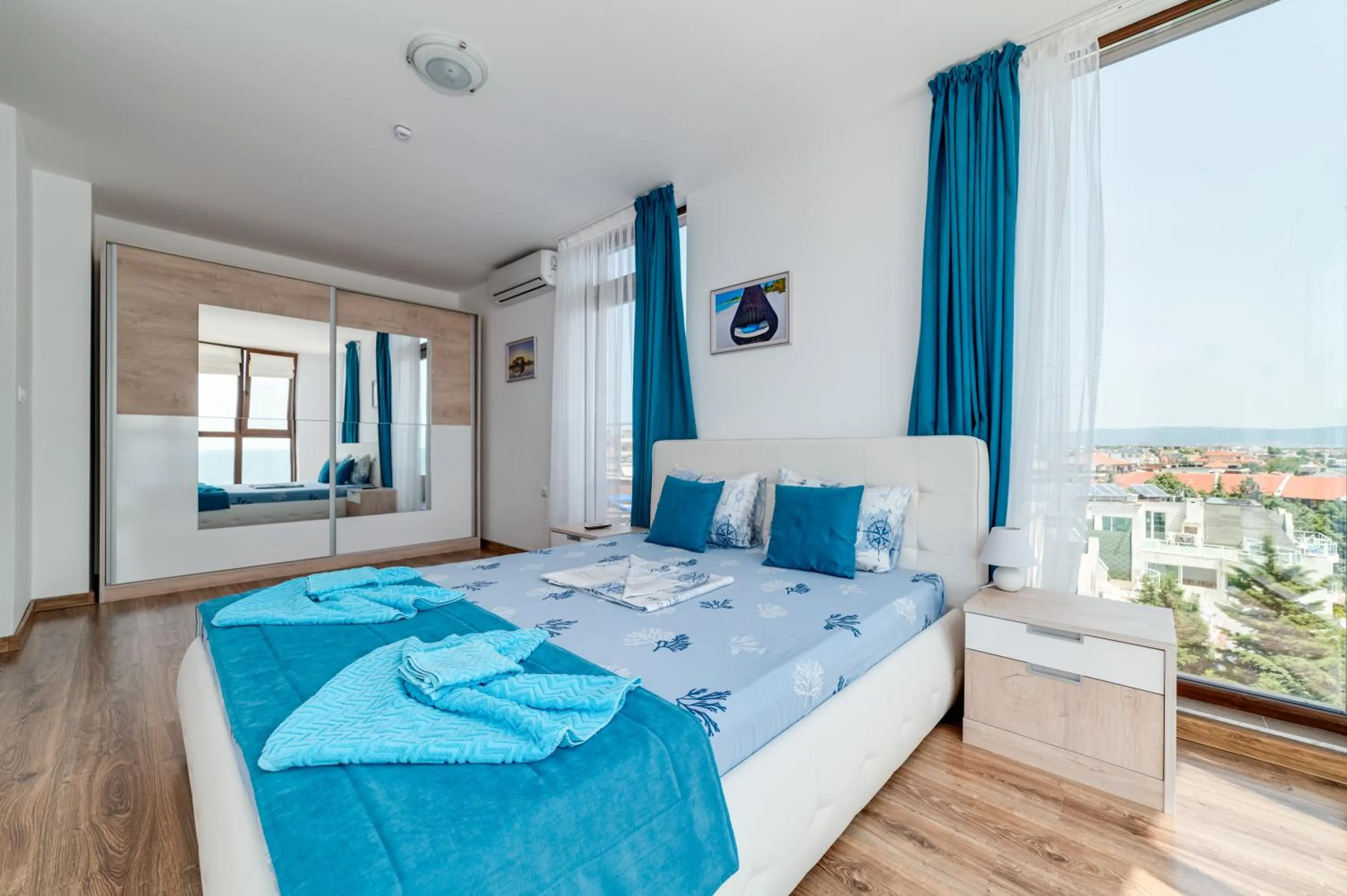 Bed in Apartcomplex Golden Bay