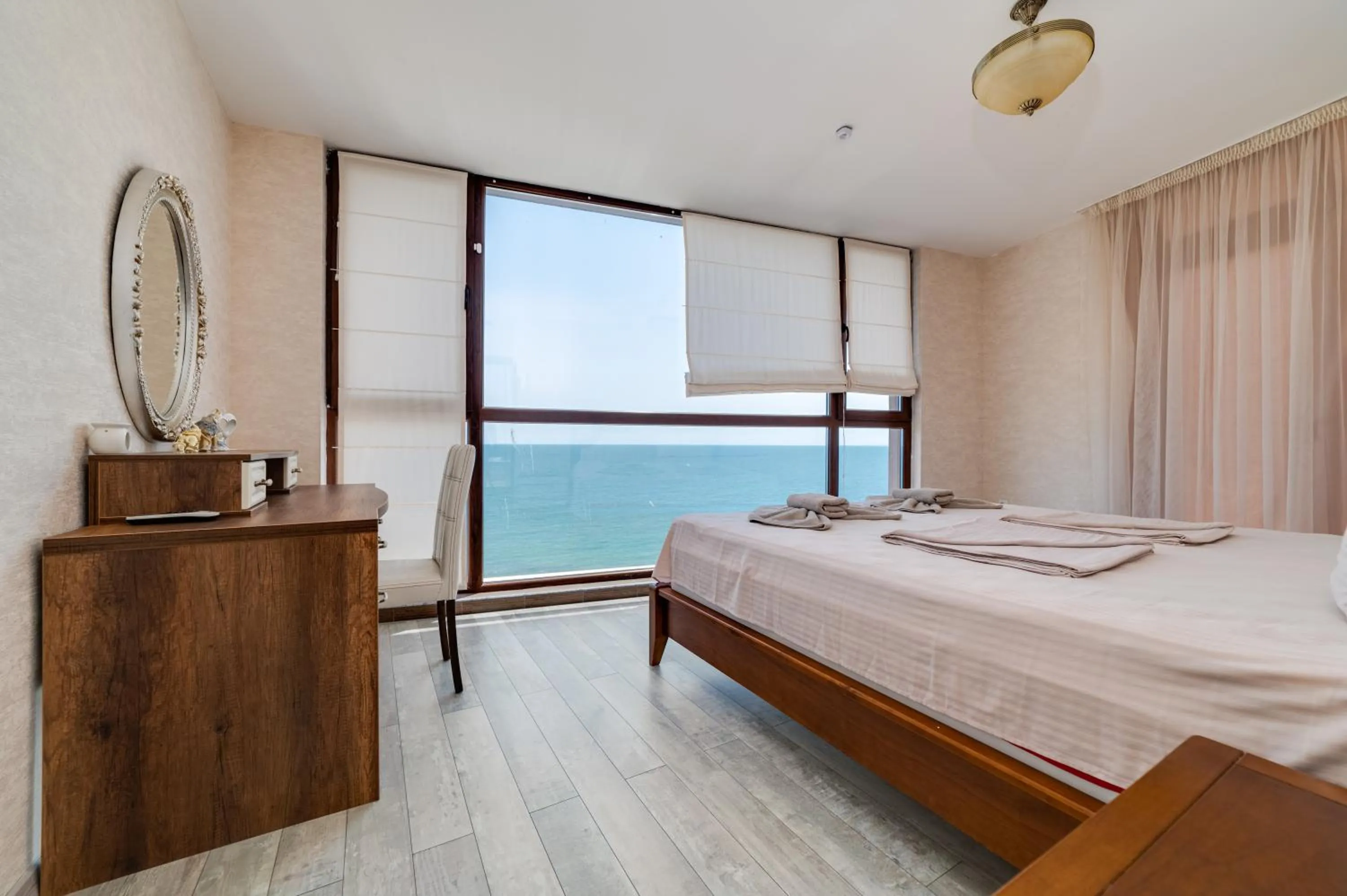 Bed in Apartcomplex Golden Bay