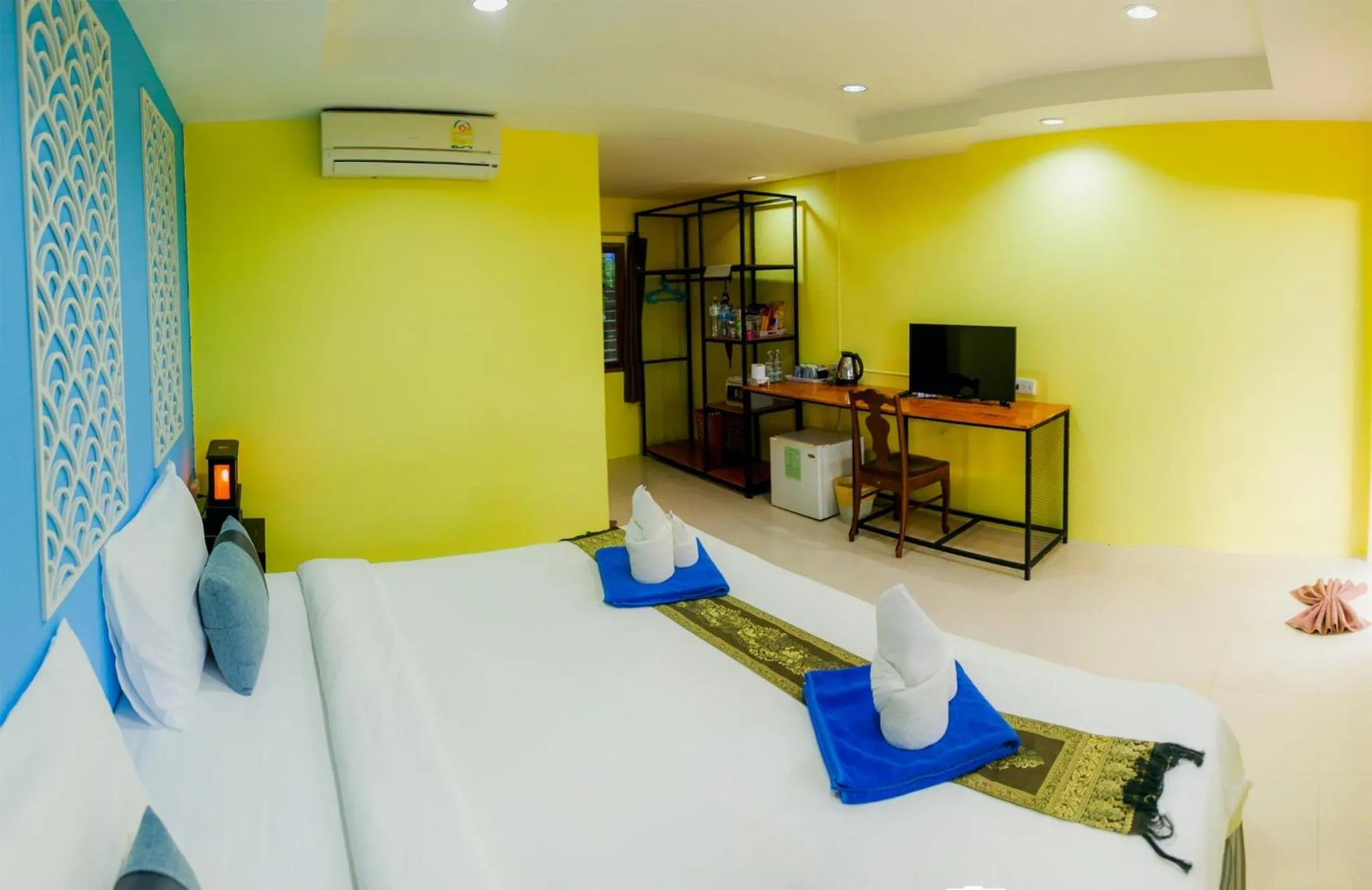 Bed in Sea Sand Sun Resort, Lanta Island