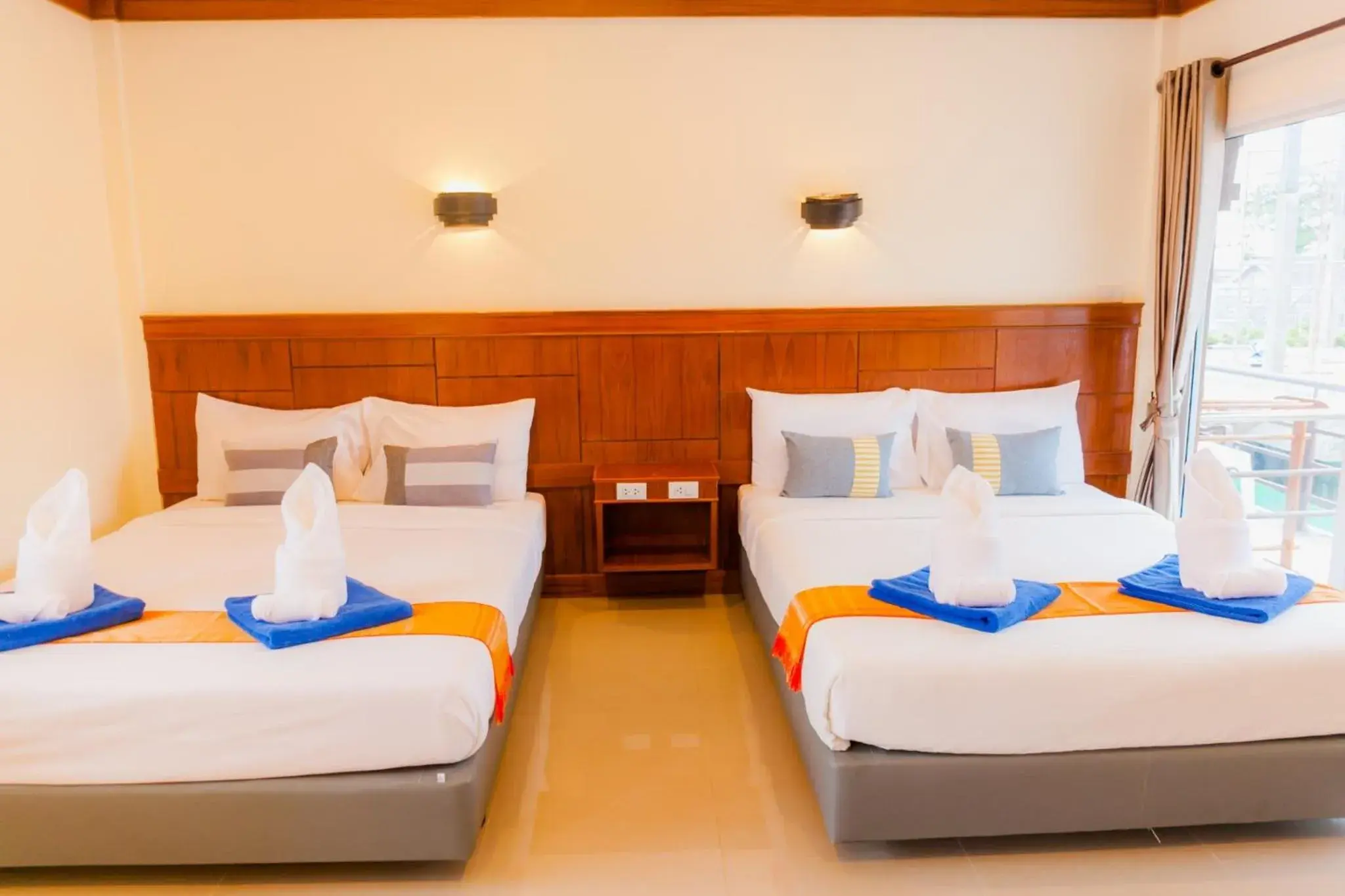 Deluxe Double or Twin Room in Sea Sand Sun Resort, Lanta Island Deluxe Double or Twin Room in Sea Sand Sun Resort, Lanta Island