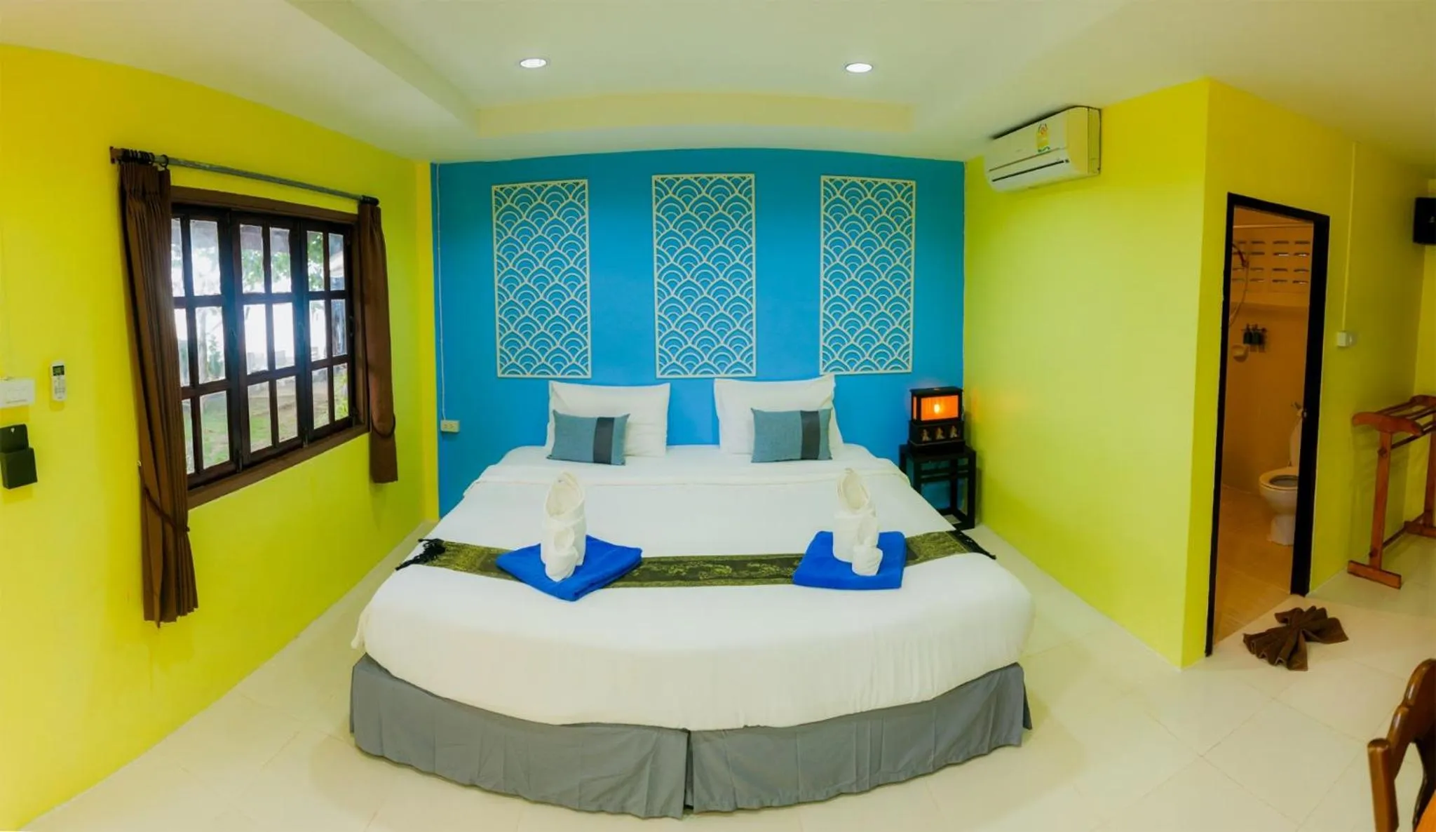 Bed in Sea Sand Sun Resort, Lanta Island