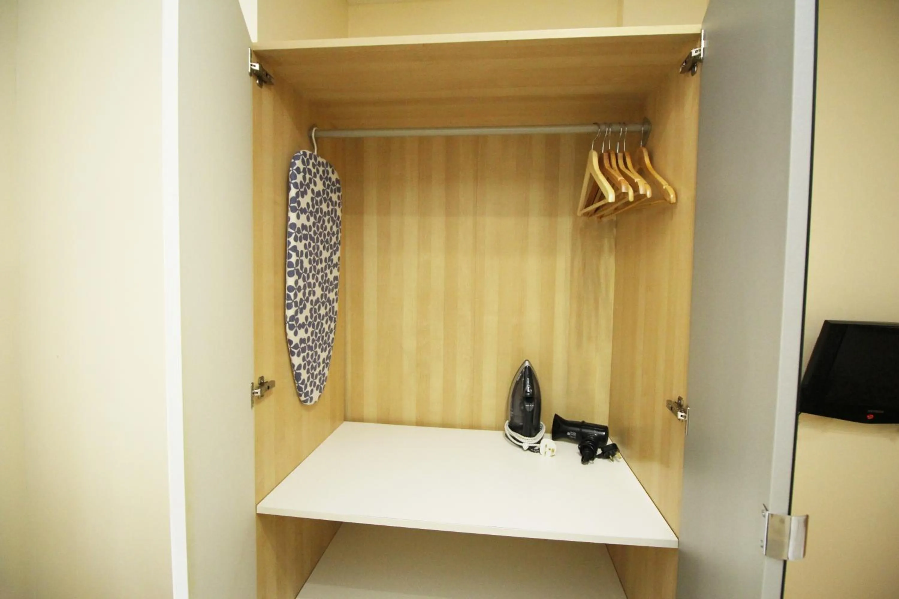 storage in Flexistay Aparthotel Tooting