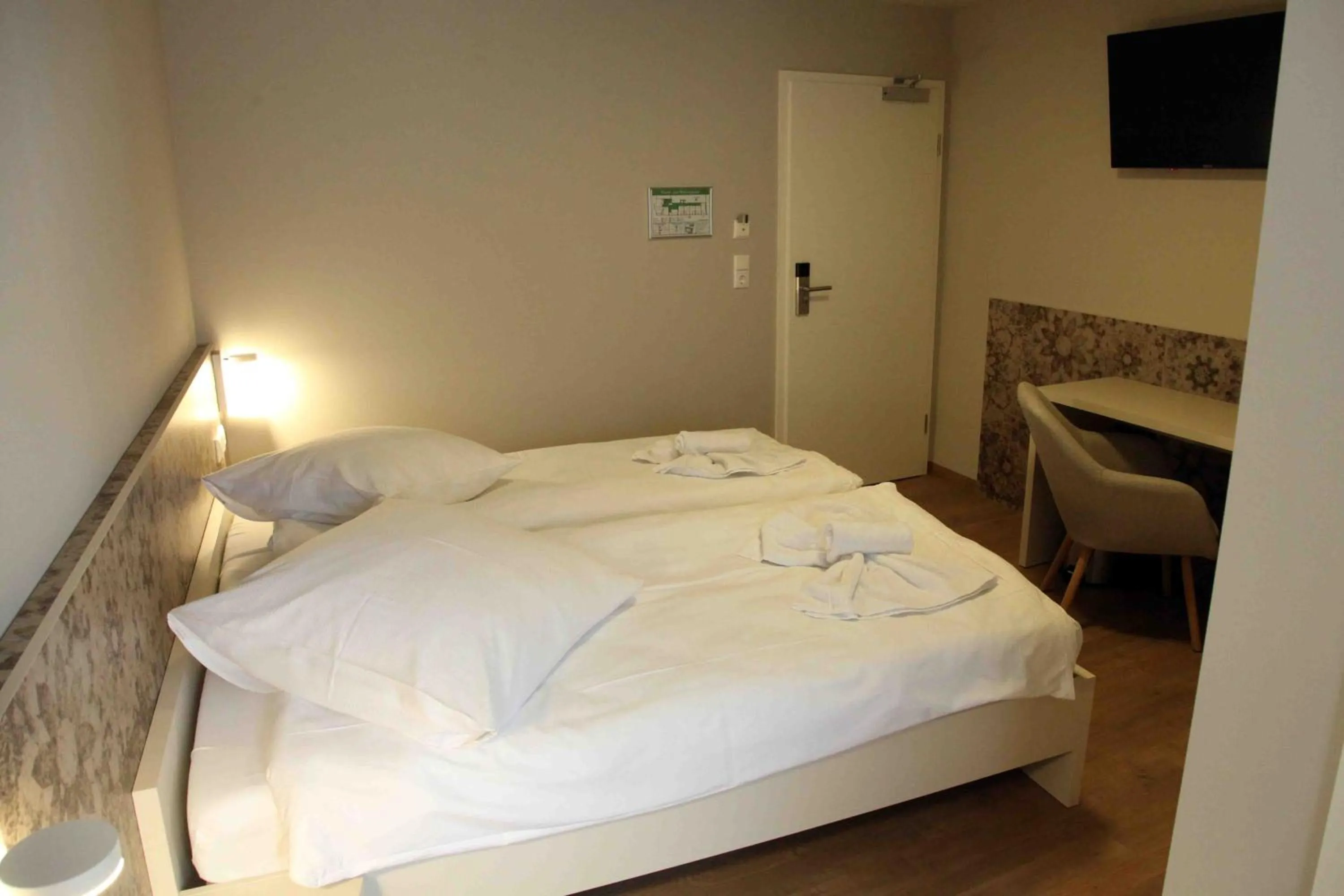 Bed in Pension Villa Colosseo im Herzen von Meiningen