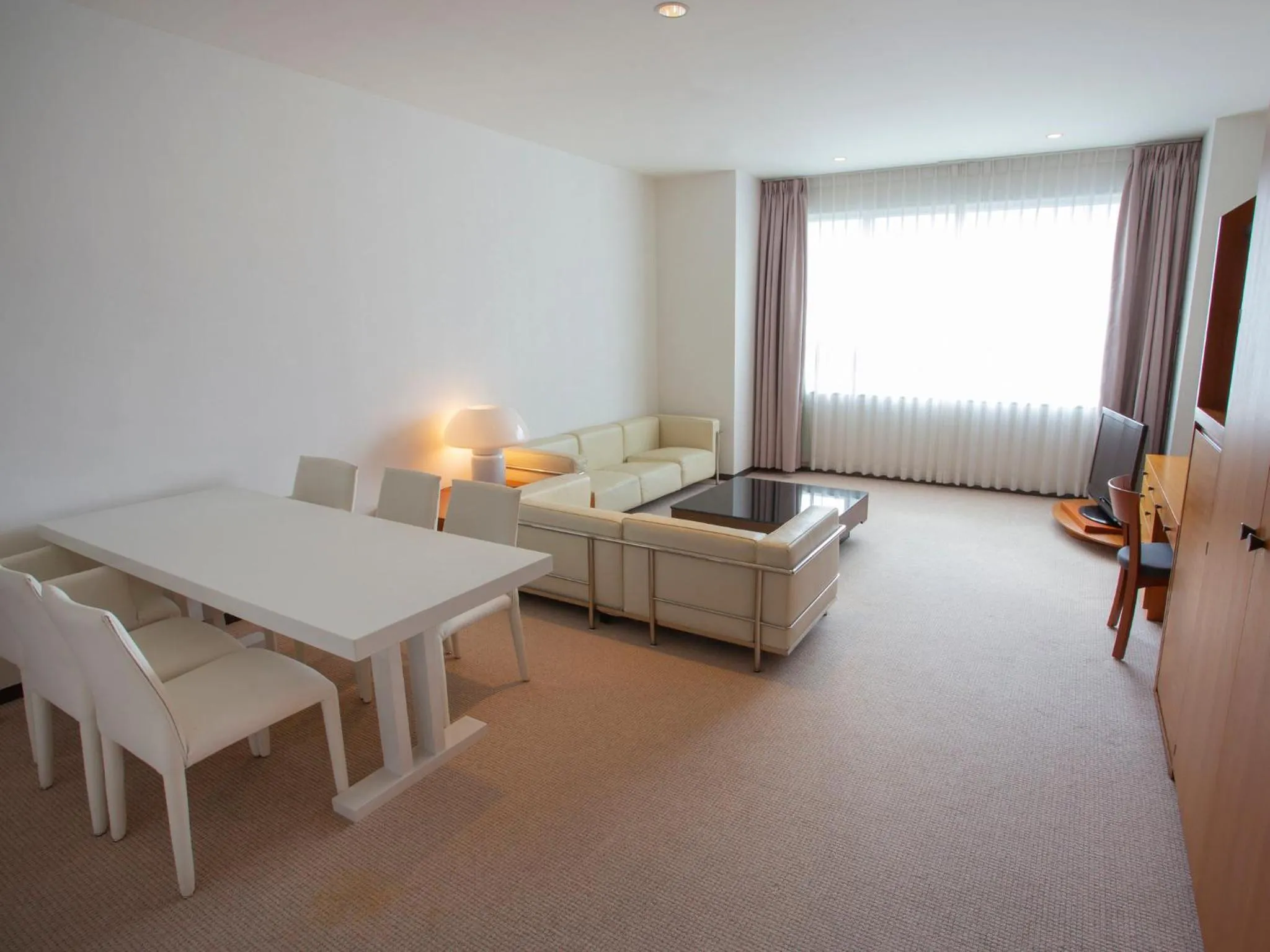 Photo of the whole room, Bed in ANA Crowne Plaza Resort Appi Kogen by IHG