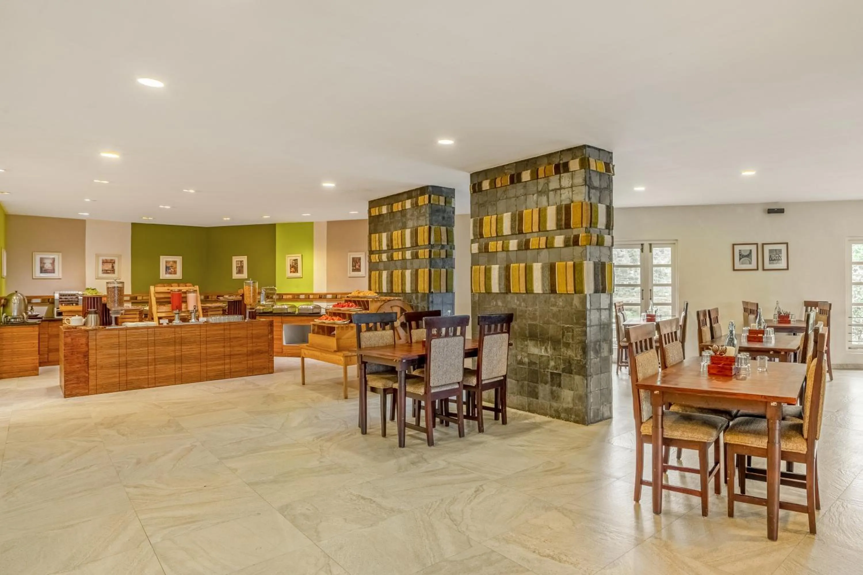 Restaurant/places to eat in Sterling Kodai Lake