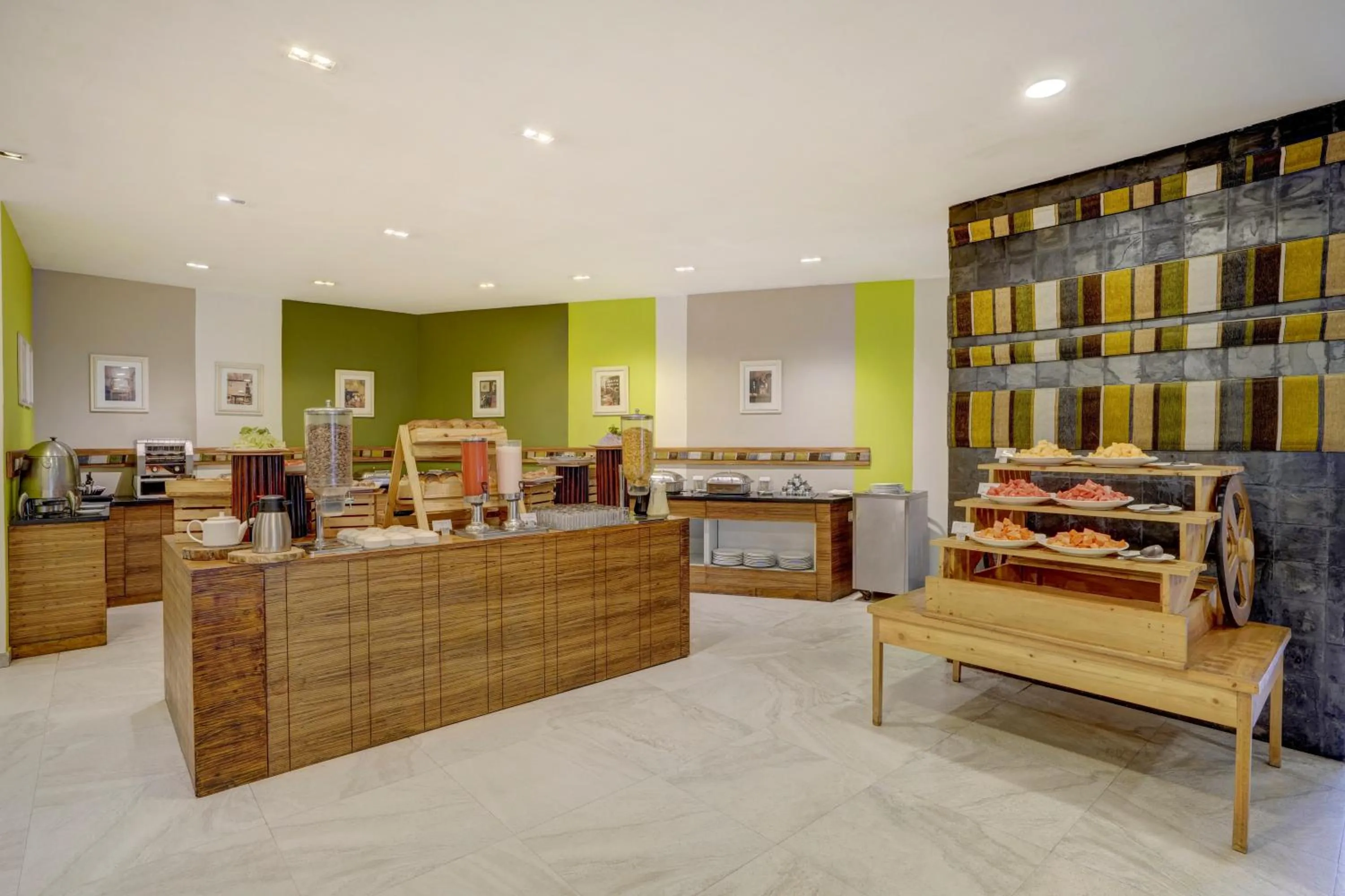 Buffet breakfast in Sterling Kodai Lake