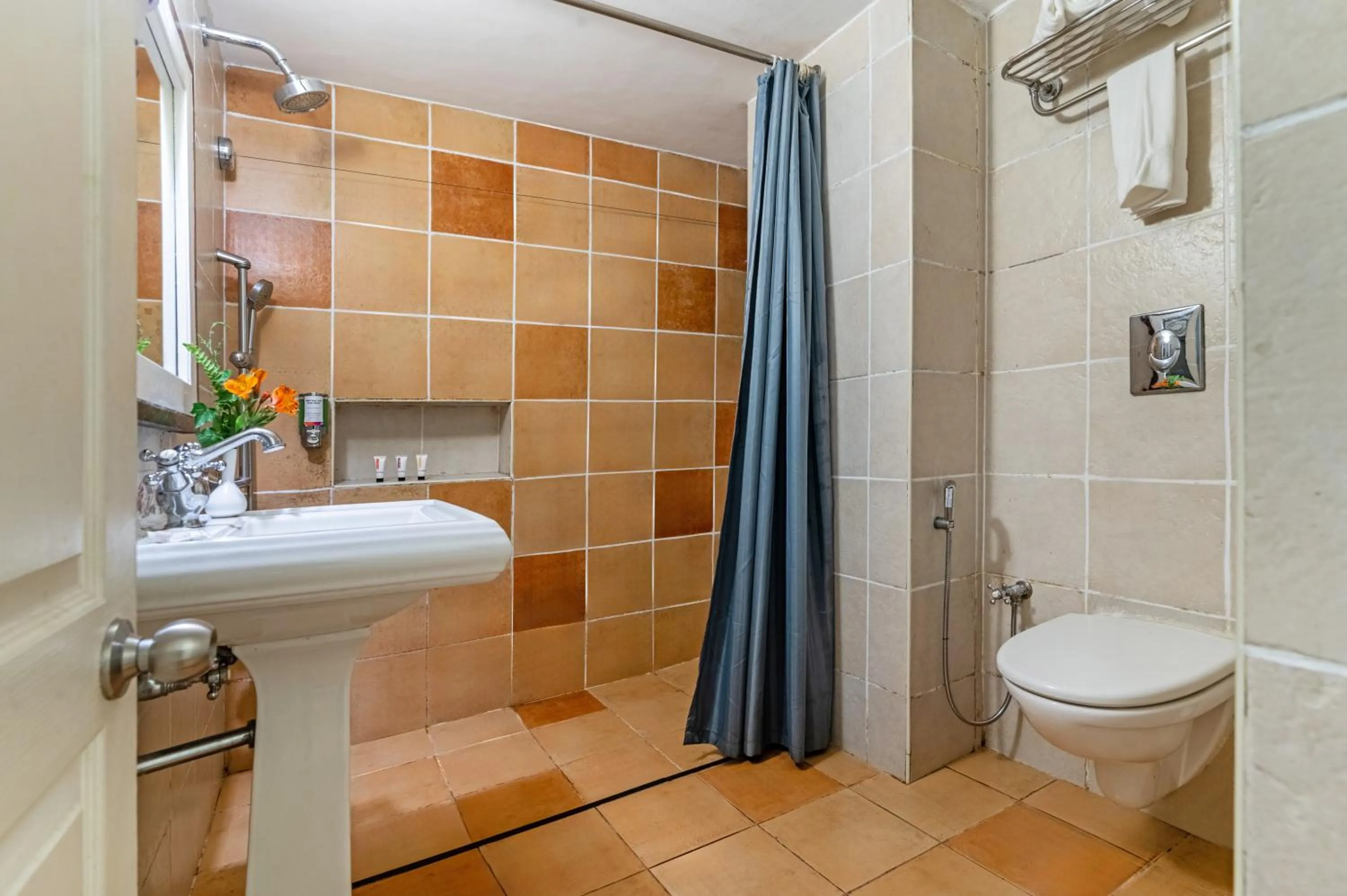 Bathroom in Sterling Kodai Lake