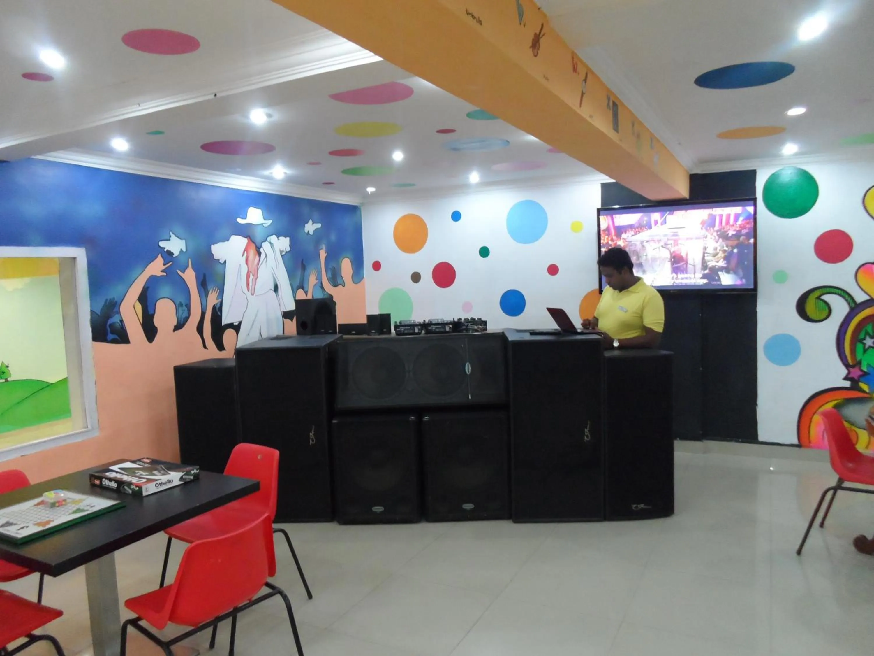 Evening entertainment in Sterling Kodai Lake