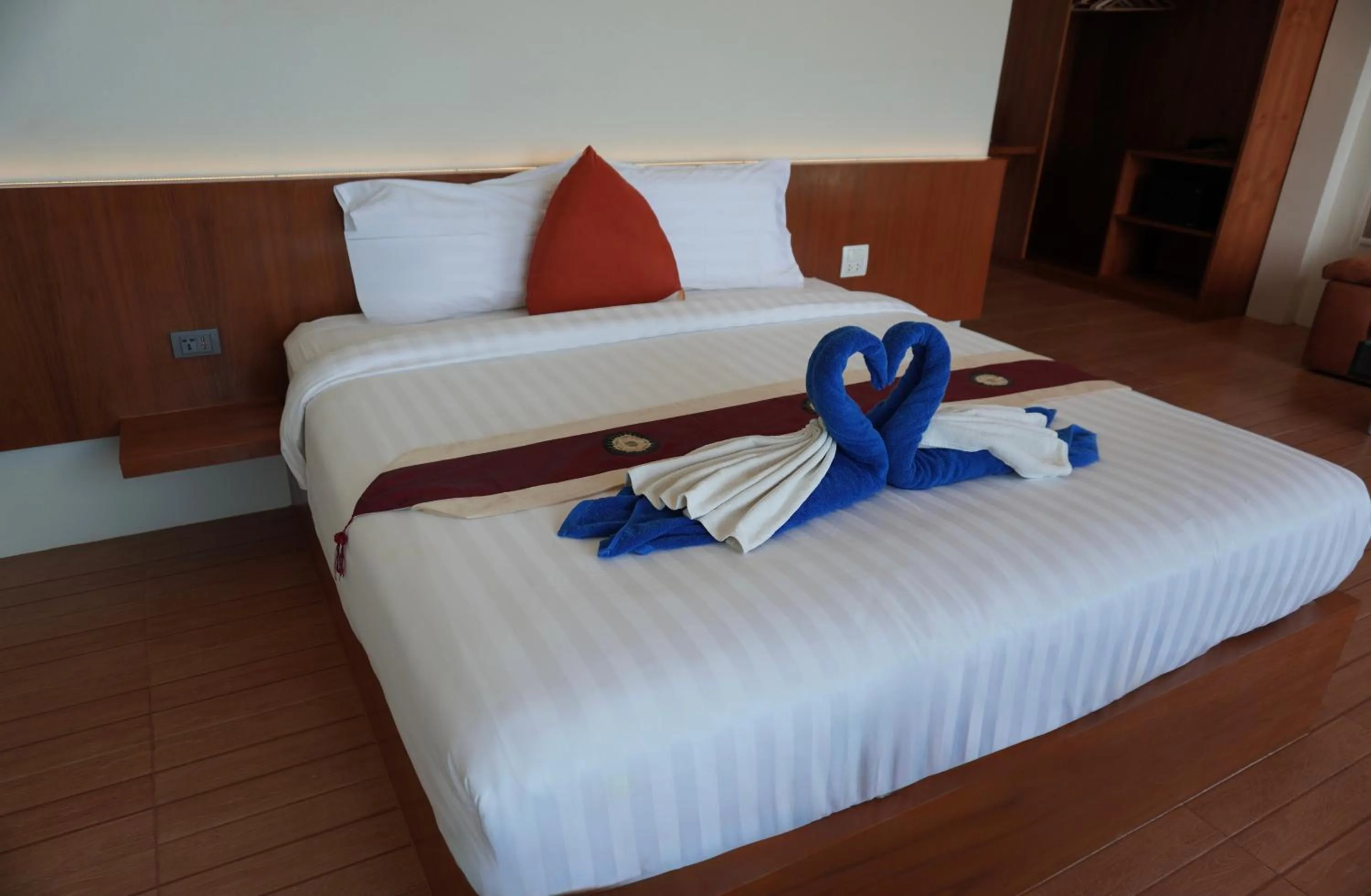 Bed in JP Resort Koh Tao