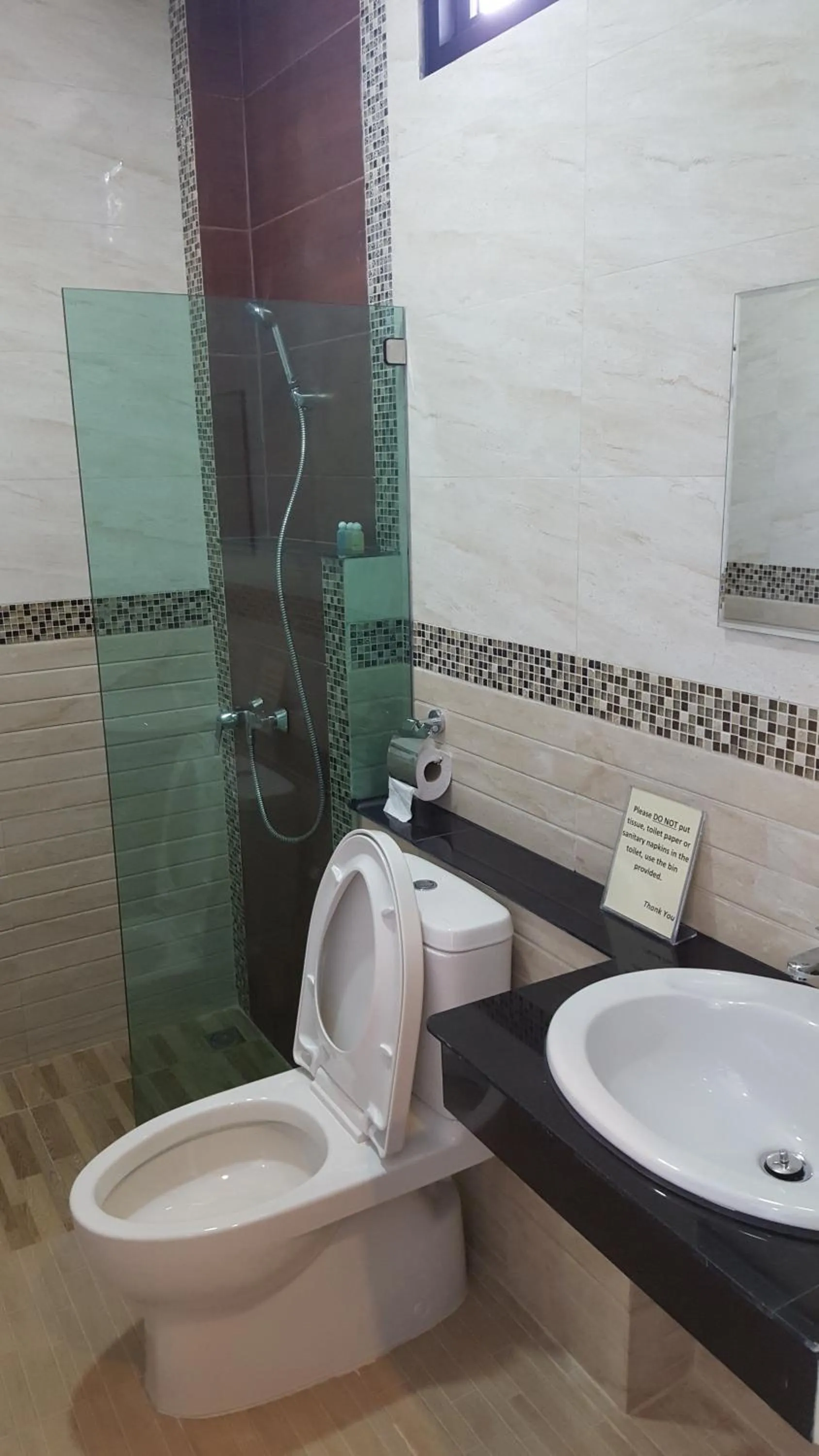 Toilet in JP Resort Koh Tao