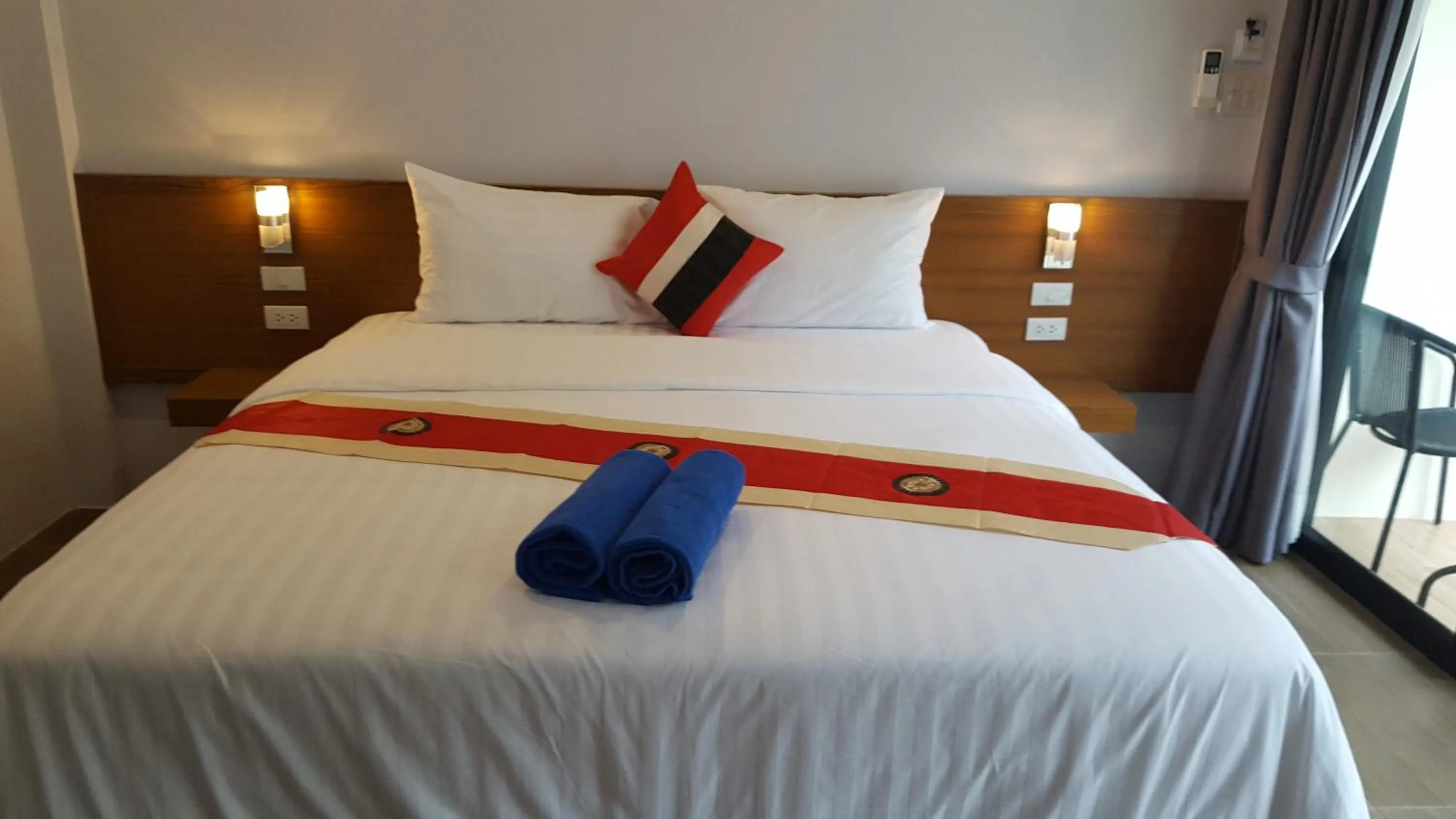 Bed in JP Resort Koh Tao