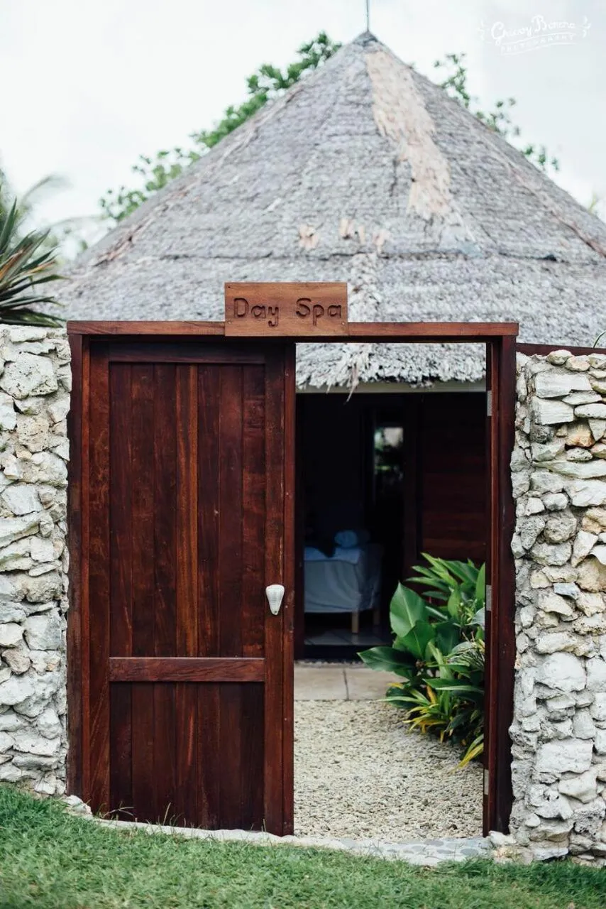 Massage in Aore Island Resort