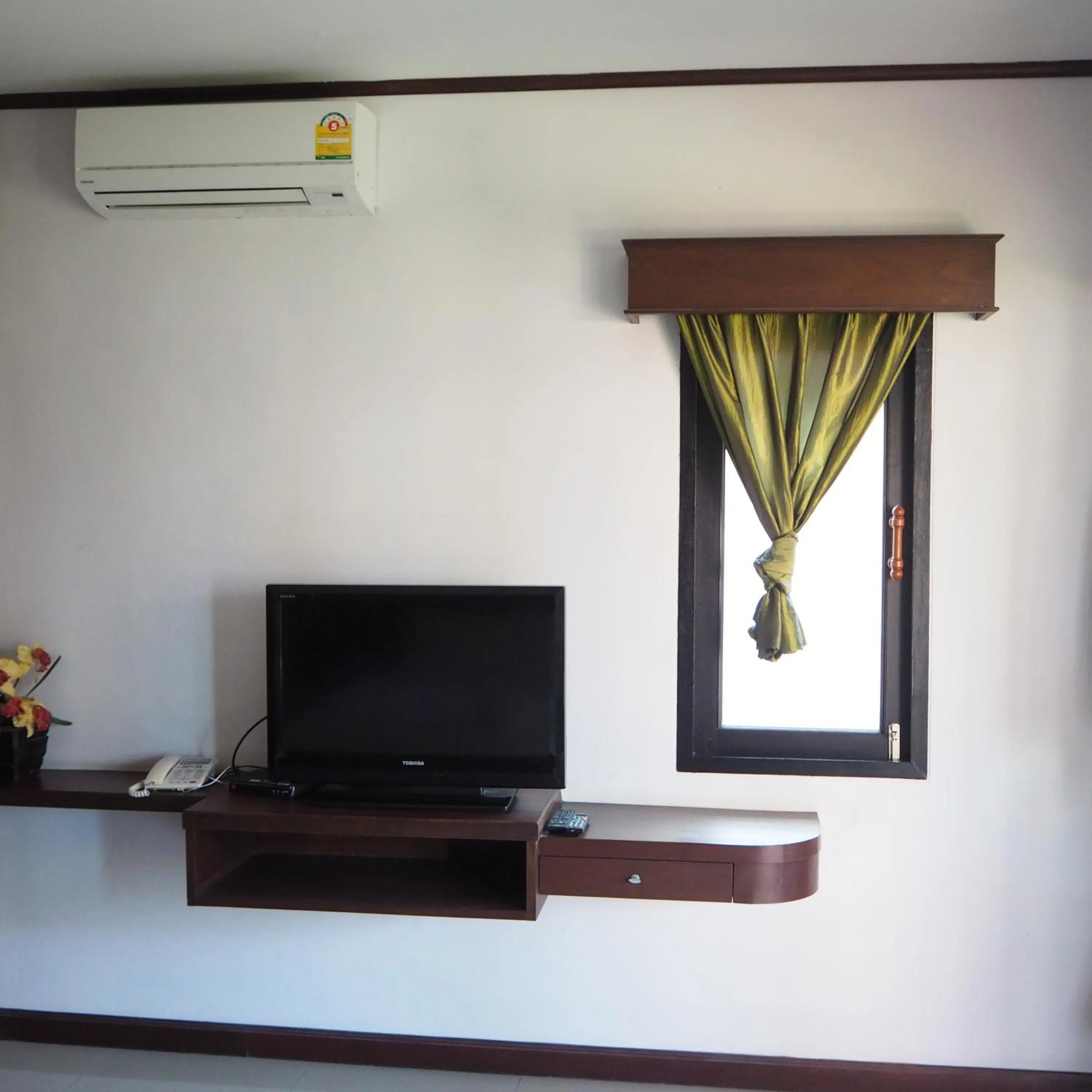 Photo of the whole room in Needa Rock Resort