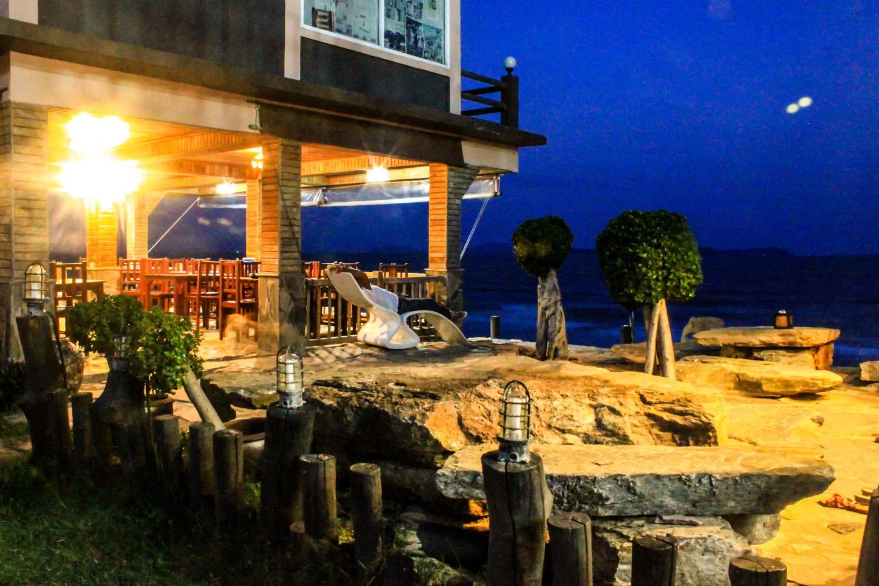 Beach in Needa Rock Resort