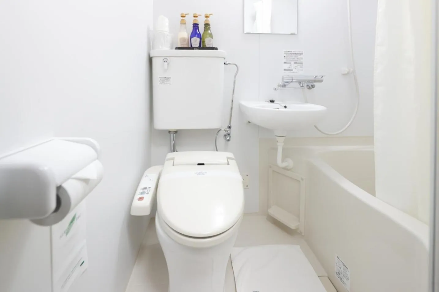 Bathroom in ホテル西川口ウィークリー