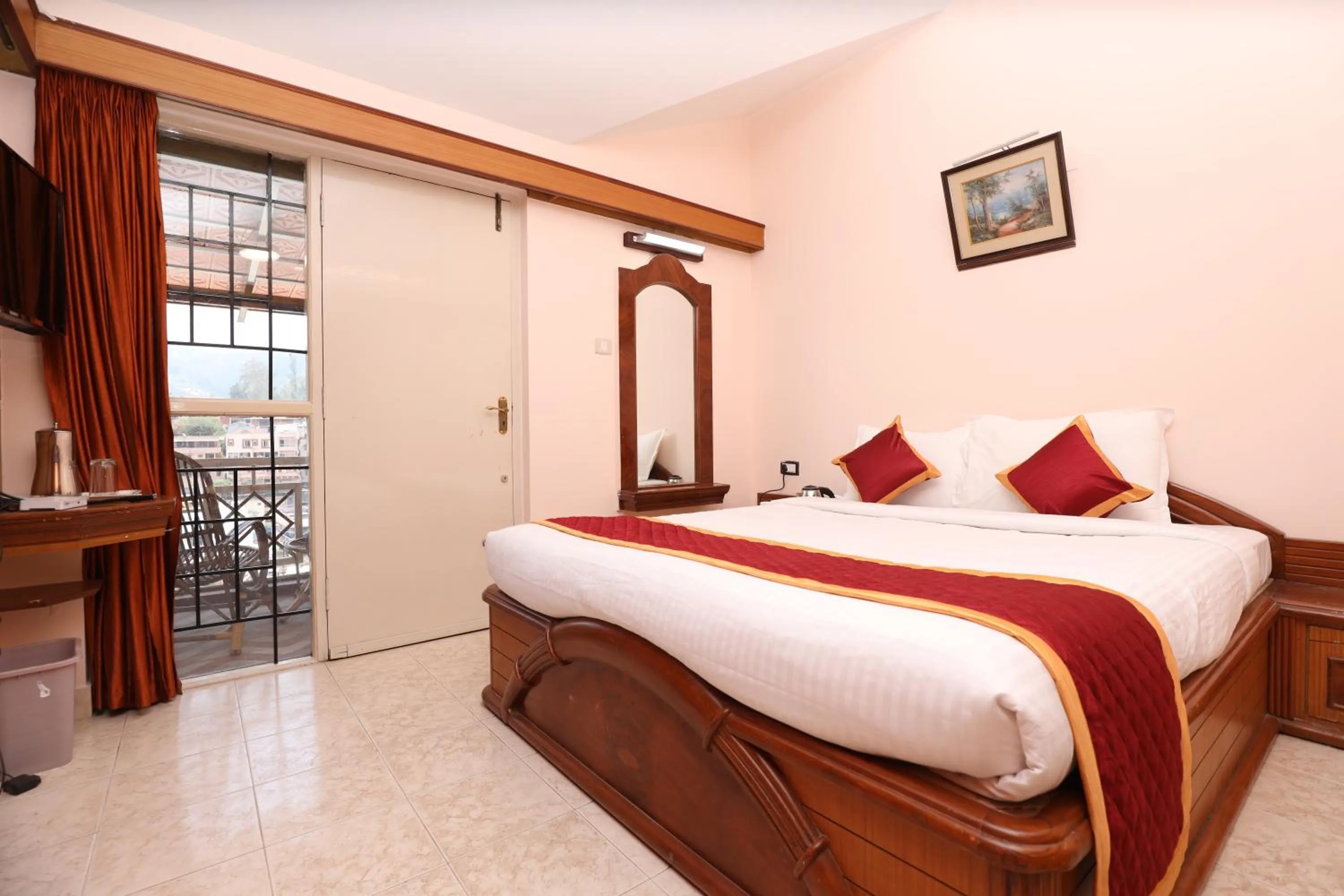 Bed in Hotel Silver Oak