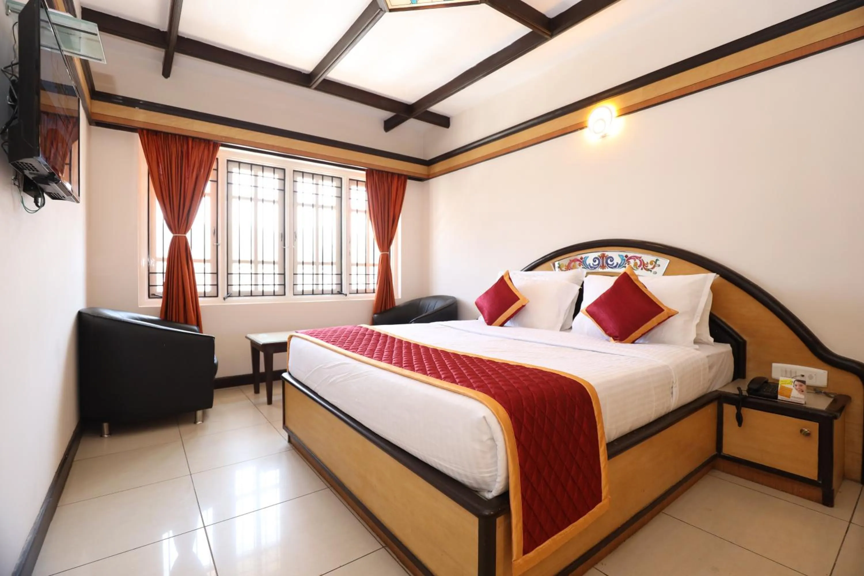 Bed in Hotel Silver Oak