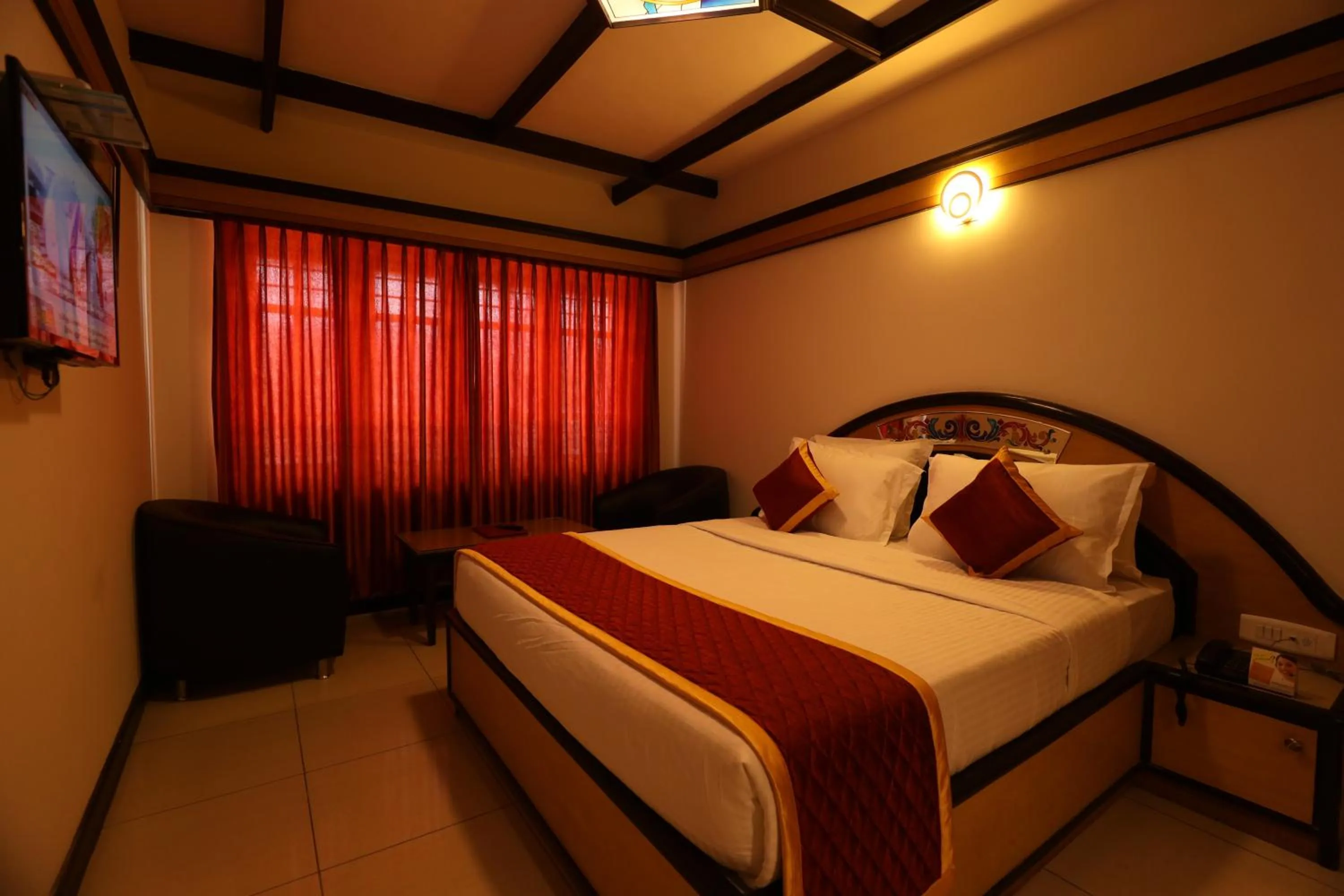 Bed in Hotel Silver Oak