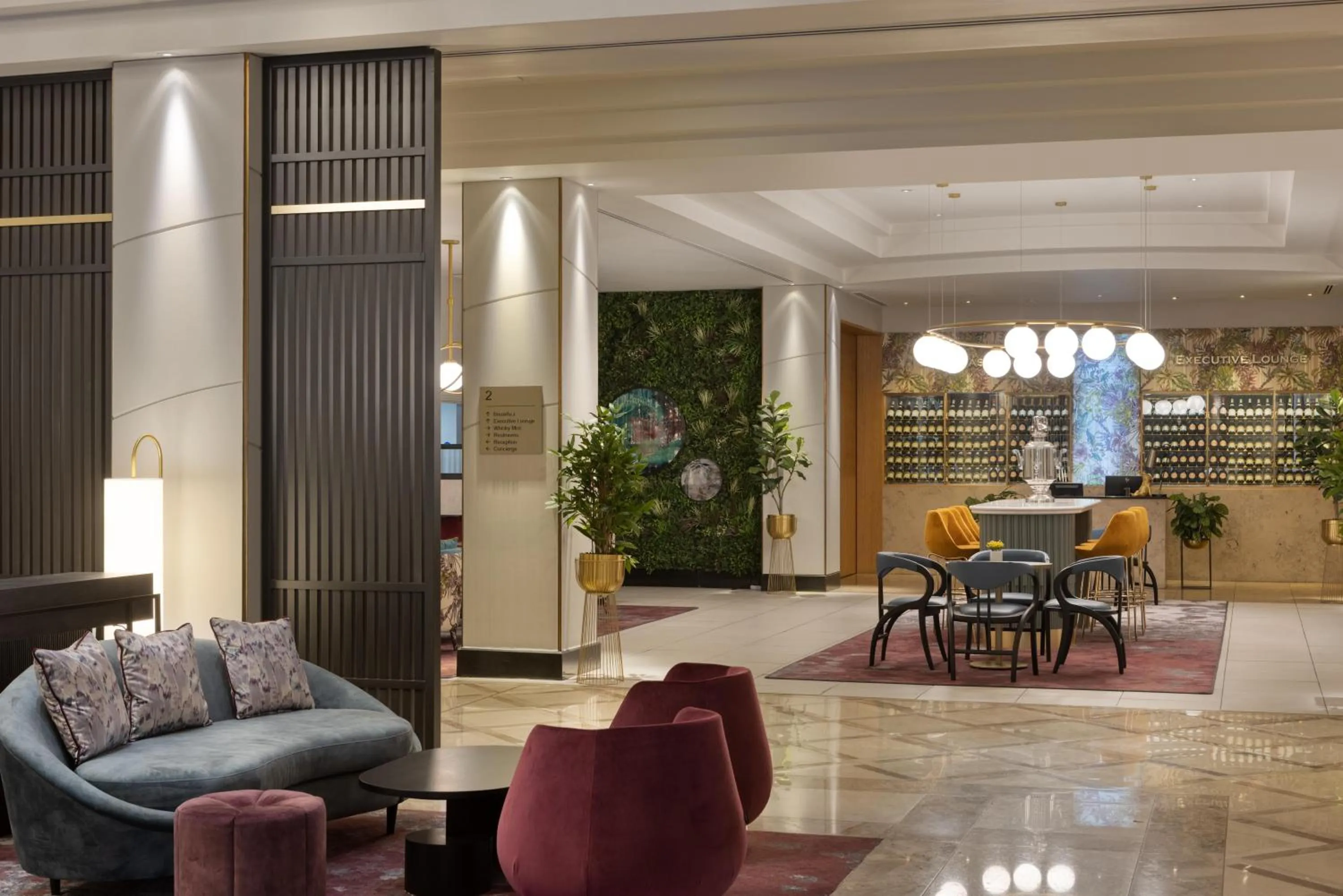 Dining area in Hilton Glasgow