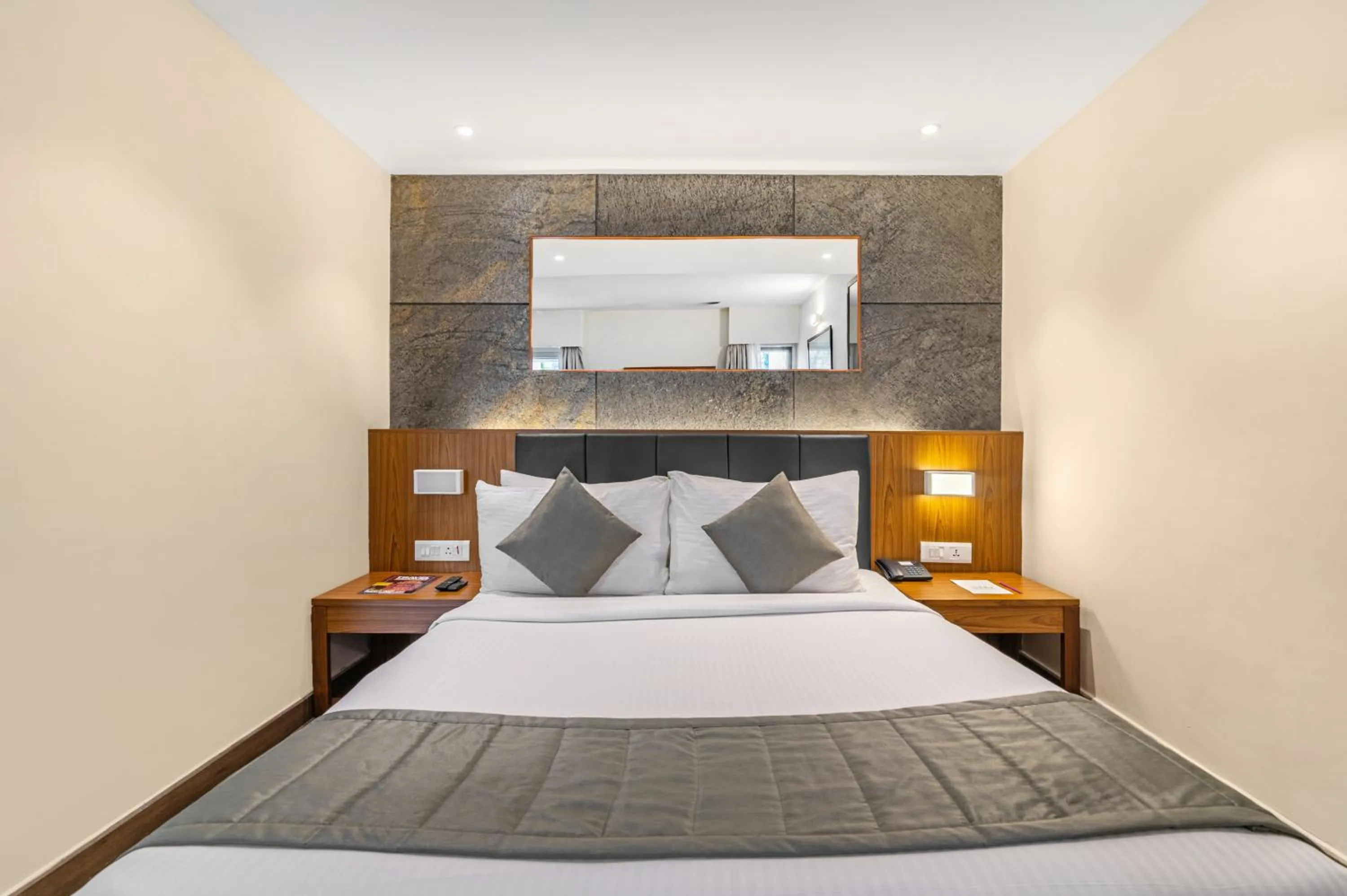 Bedroom, Bed in Sterling Kodai Valley