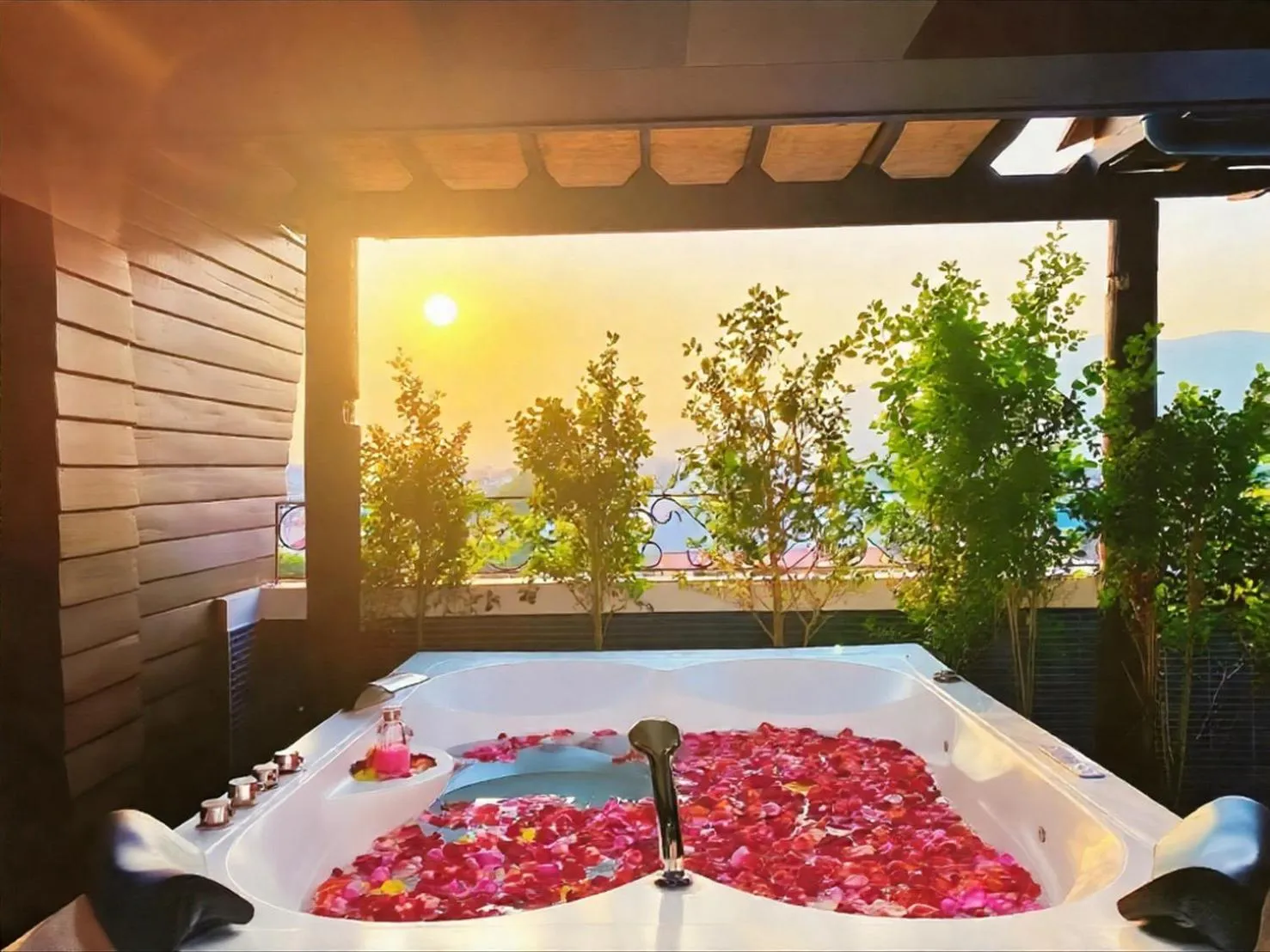 Hot Tub in Singha Montra Lanna Boutique Style Hotel