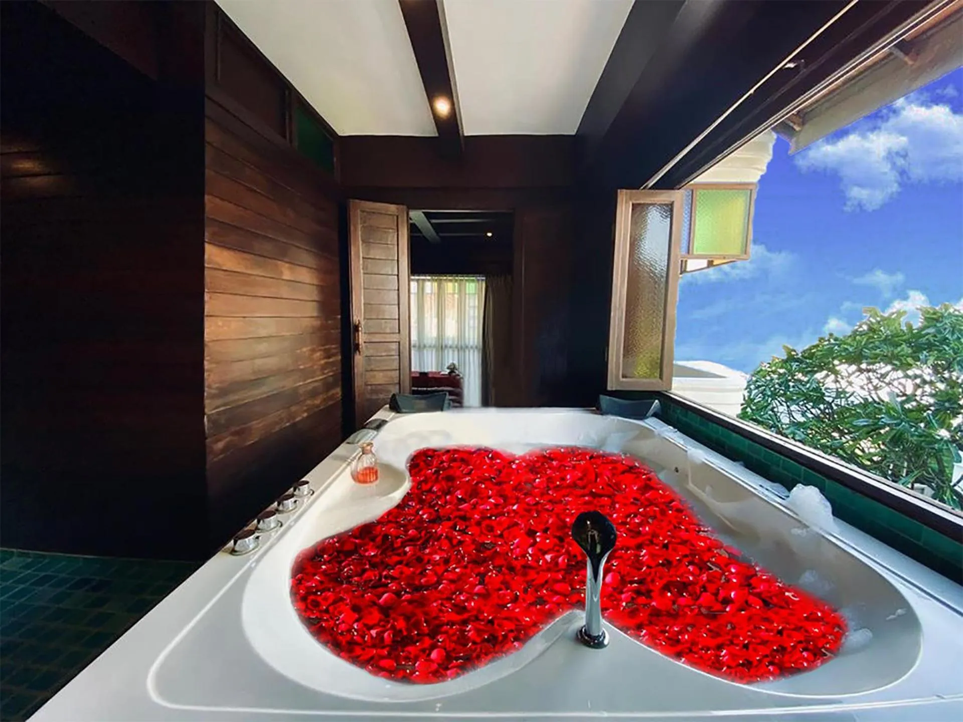 Hot Tub in Singha Montra Lanna Boutique Style Hotel