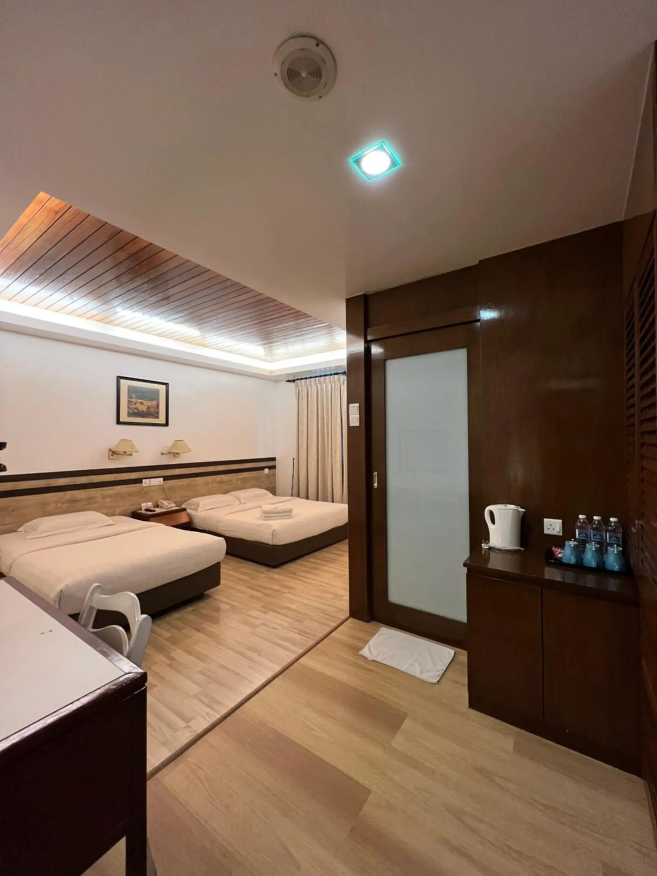 Triple Room in D Eastern Hotel Triple Room in D Eastern Hotel