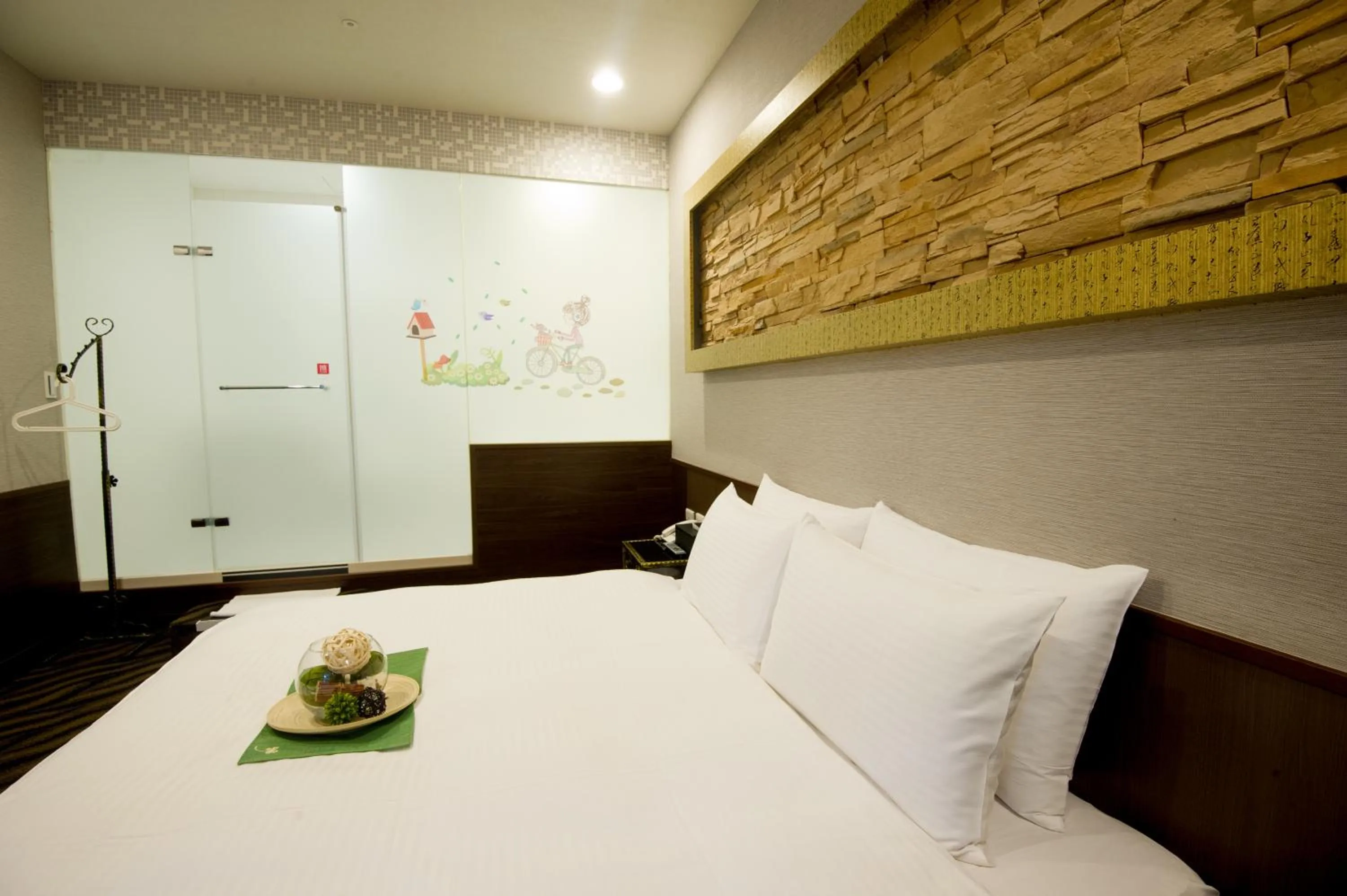 Photo of the whole room in Moshamanla Hotel - Ximen