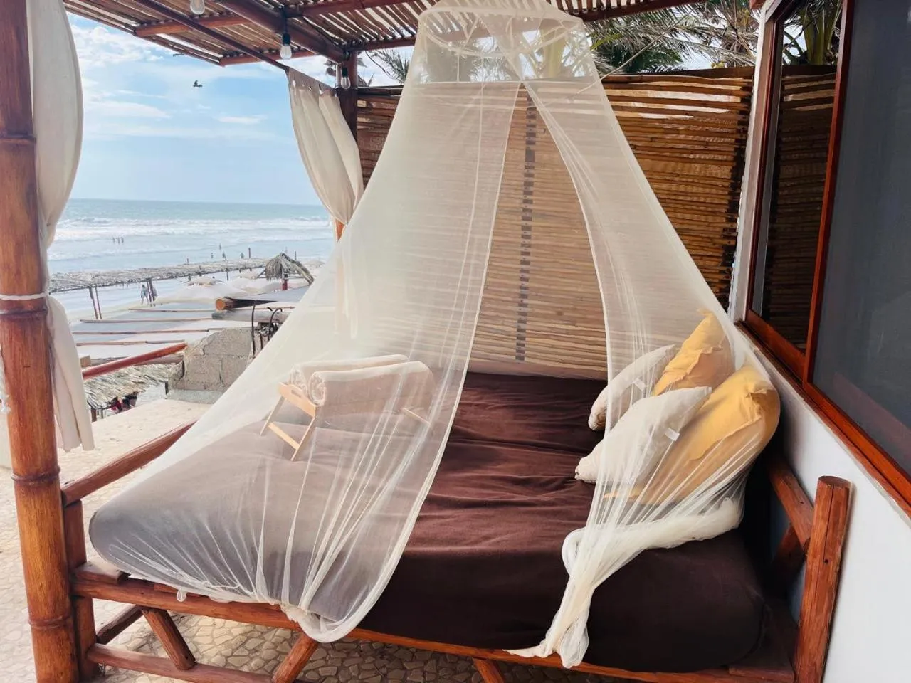 Casa de las Olas Surf & Beach Club