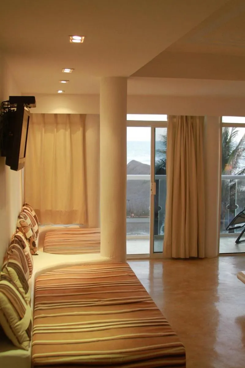 Bed in Casa de las Olas Surf & Beach Club