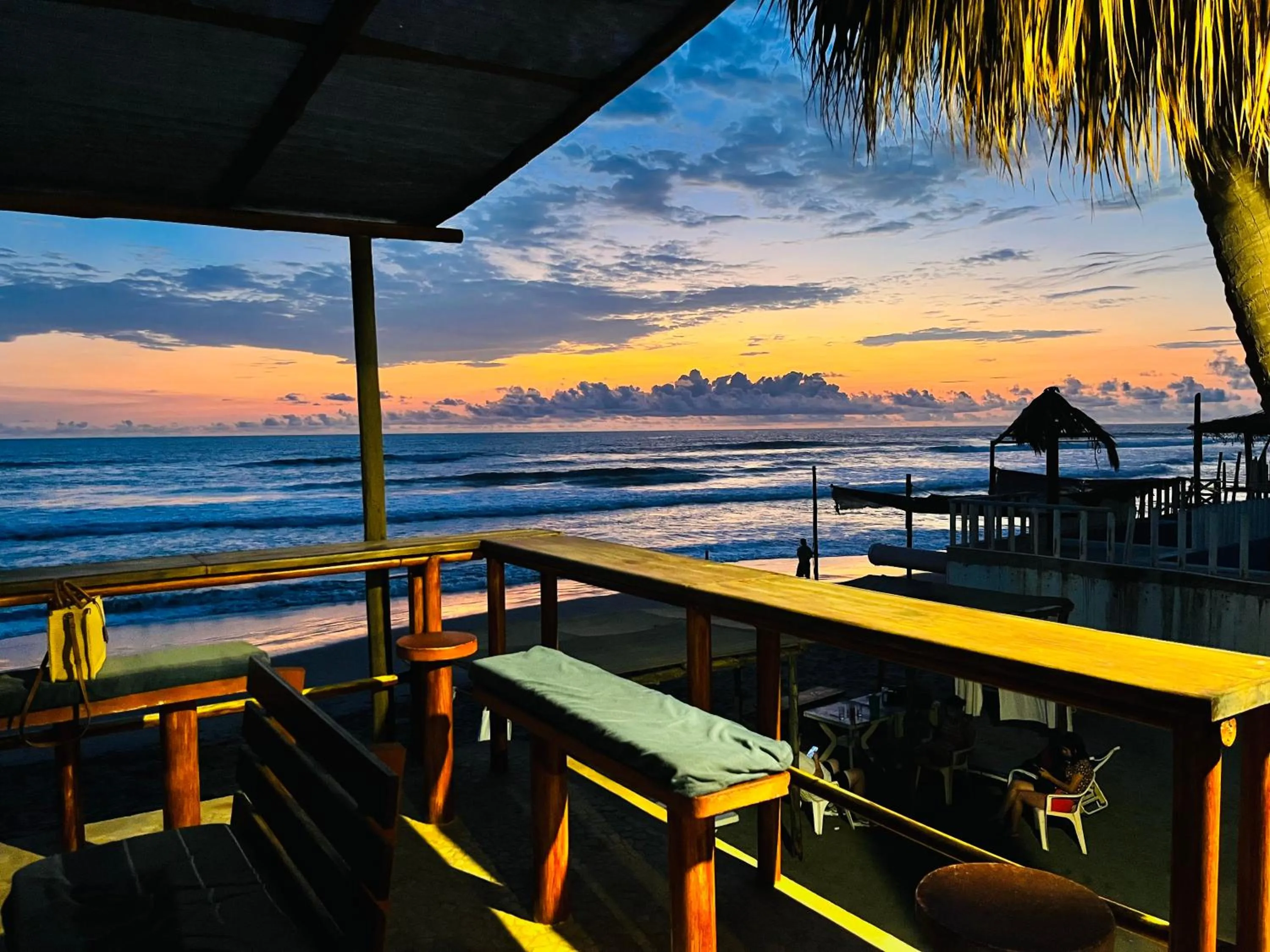 Restaurant/places to eat in Casa de las Olas Surf & Beach Club