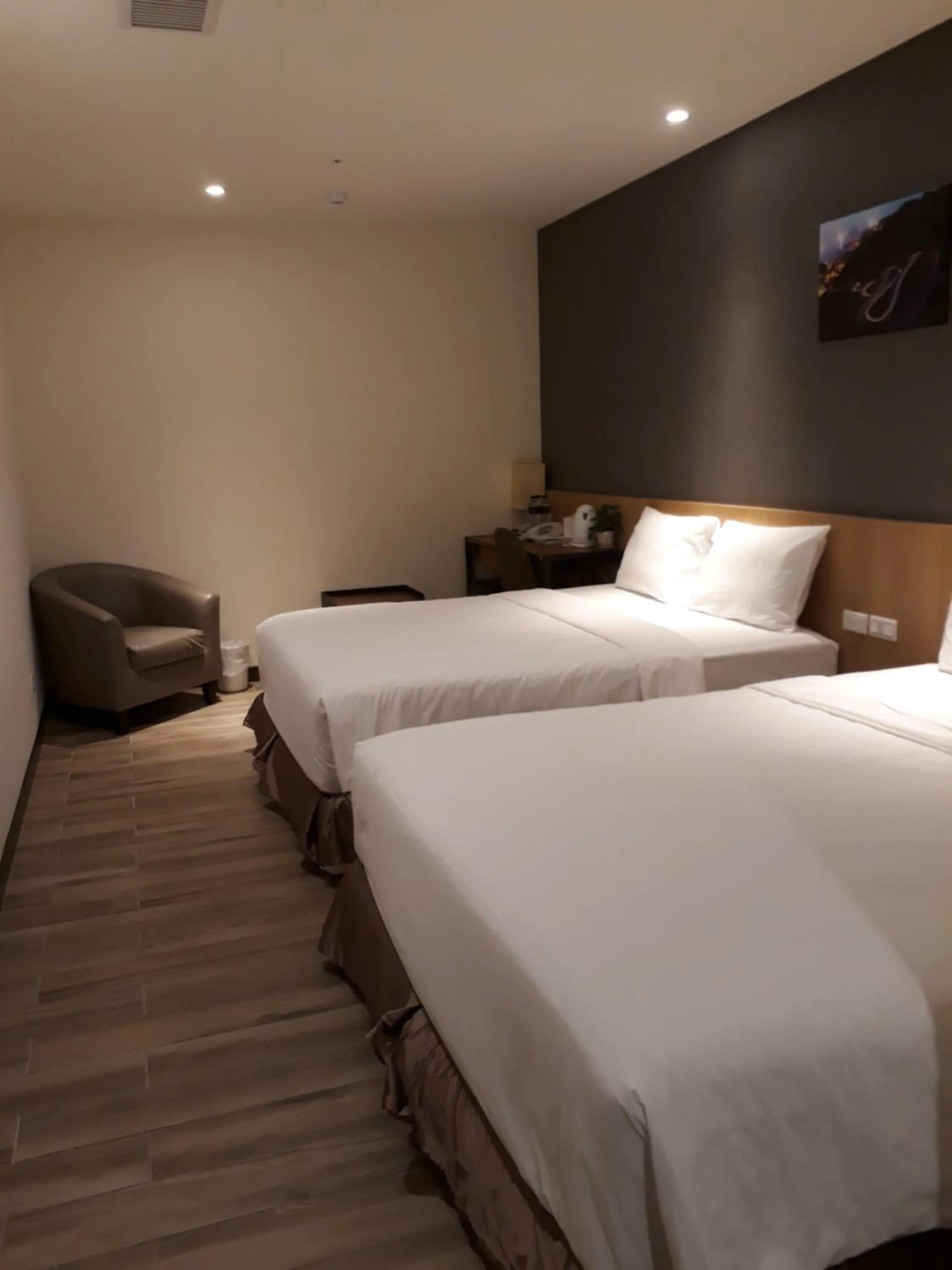 Bed in Honest & Warm Hotel