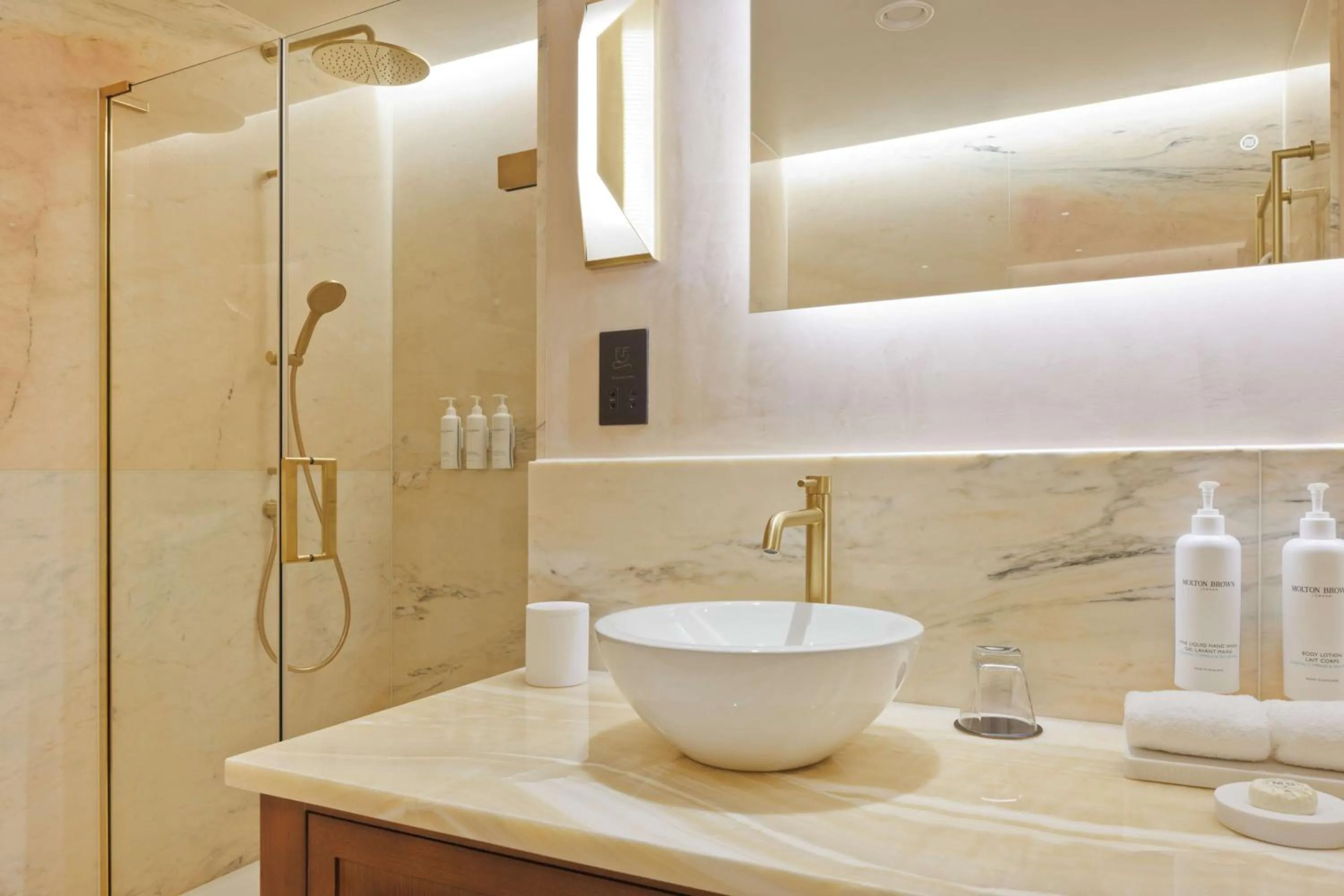 Bathroom in The Trafalgar St. James, London Curio collection by Hilton