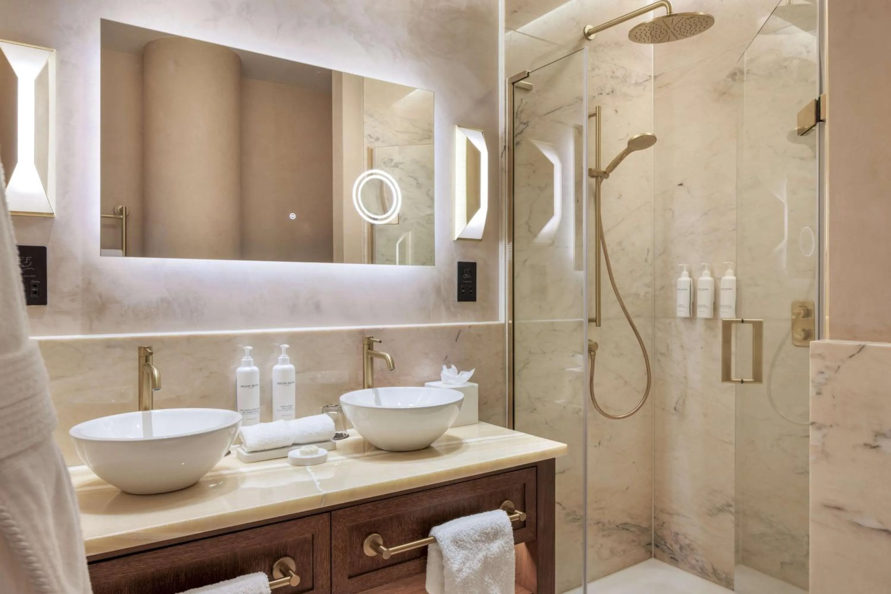 Bathroom in The Trafalgar St. James, London Curio collection by Hilton