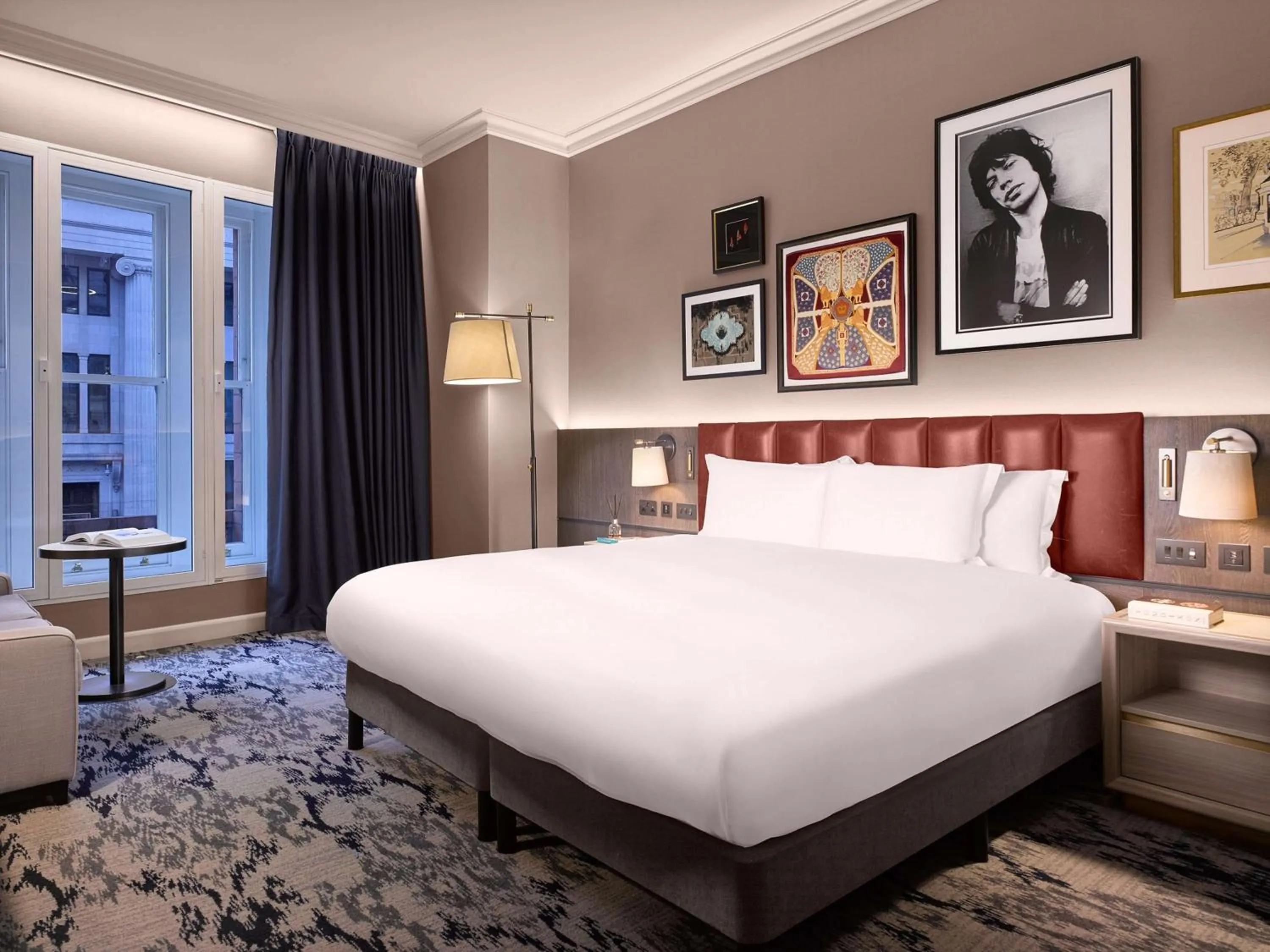 Bed in The Trafalgar St. James, London Curio collection by Hilton