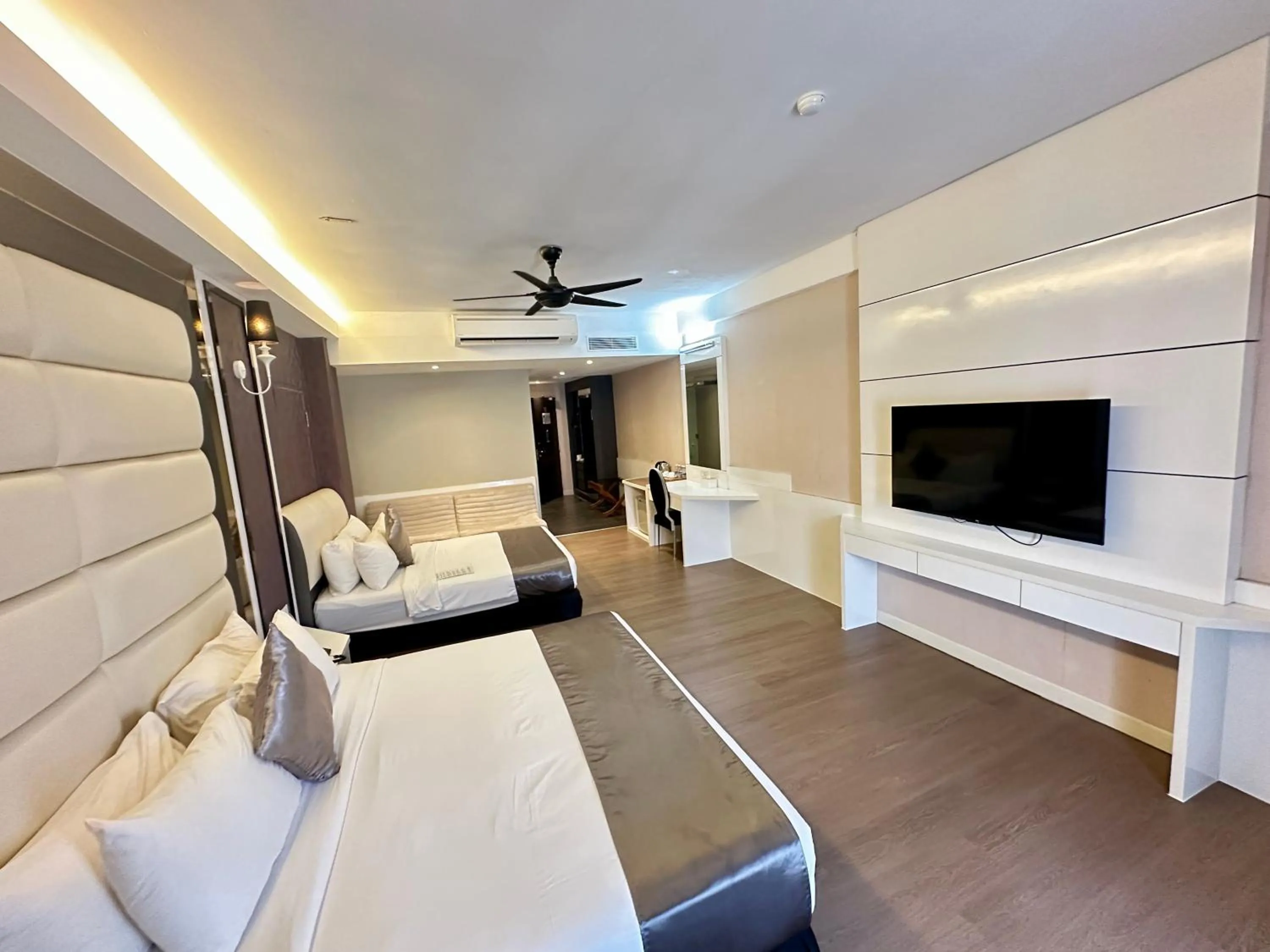 TV and multimedia in The Sterling Boutique Hotel Melaka