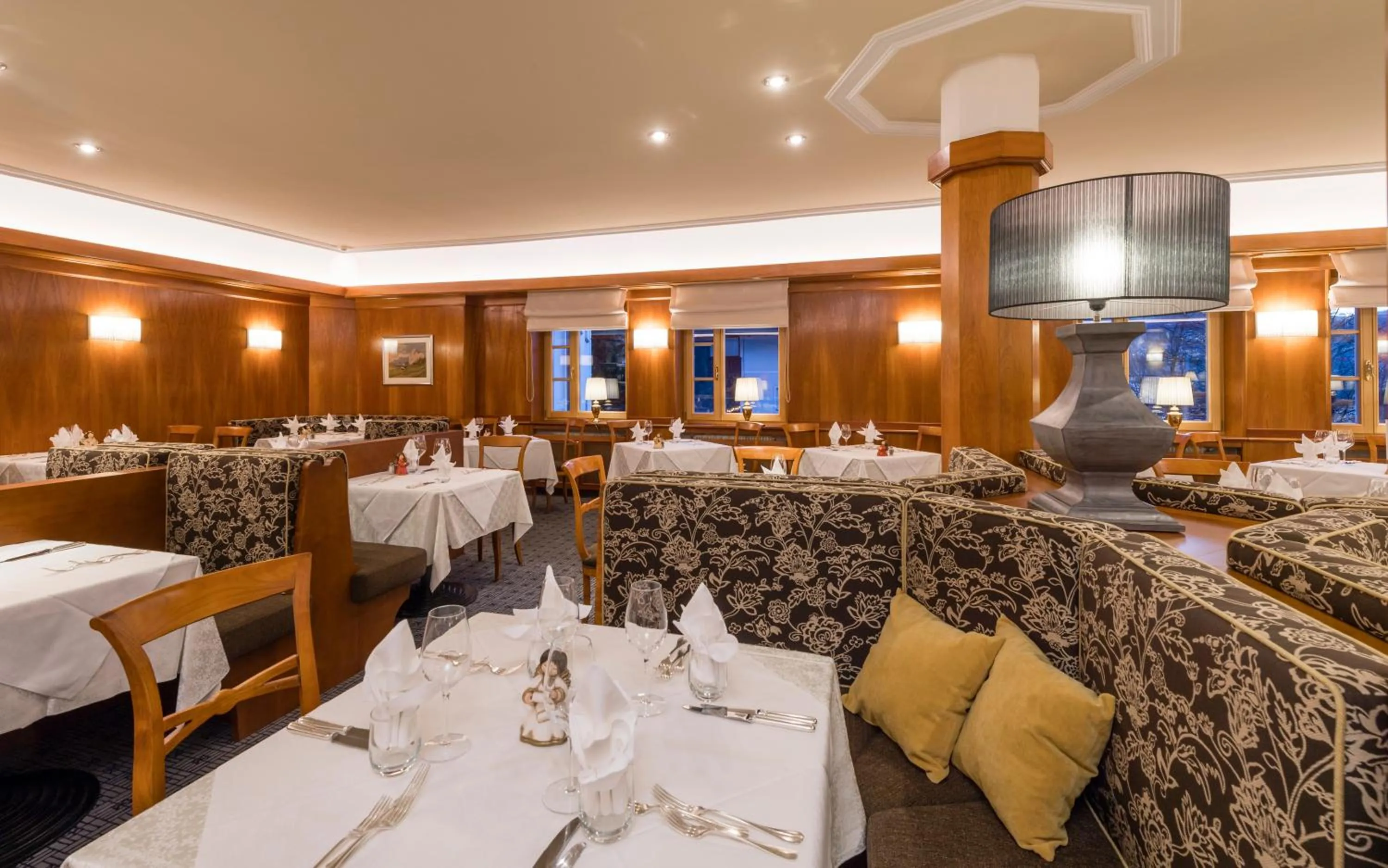 Restaurant/places to eat in Hotel Angelo Engel