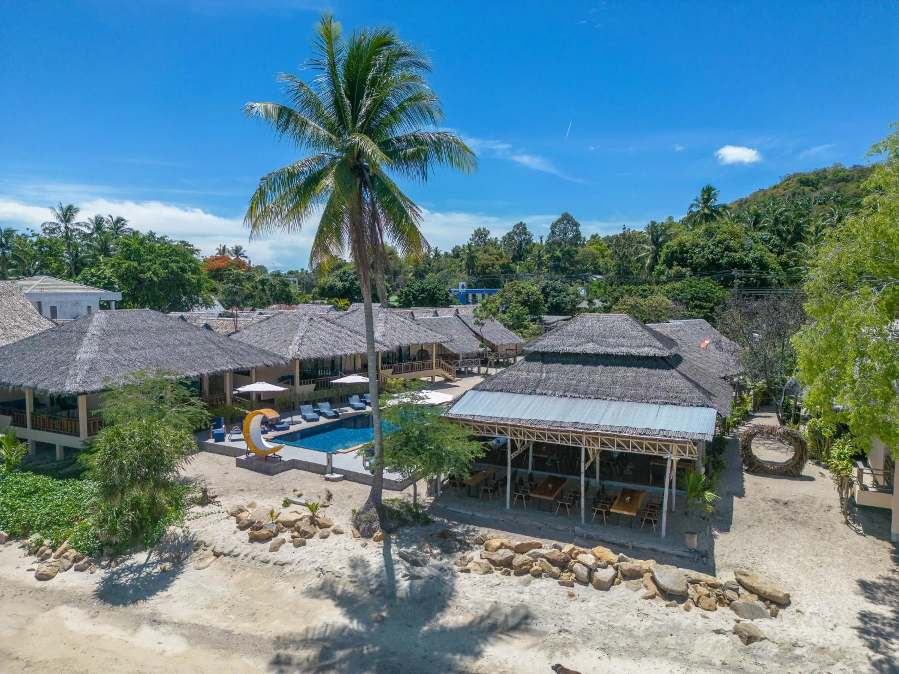Property building in Absolute Beachfront Resort
