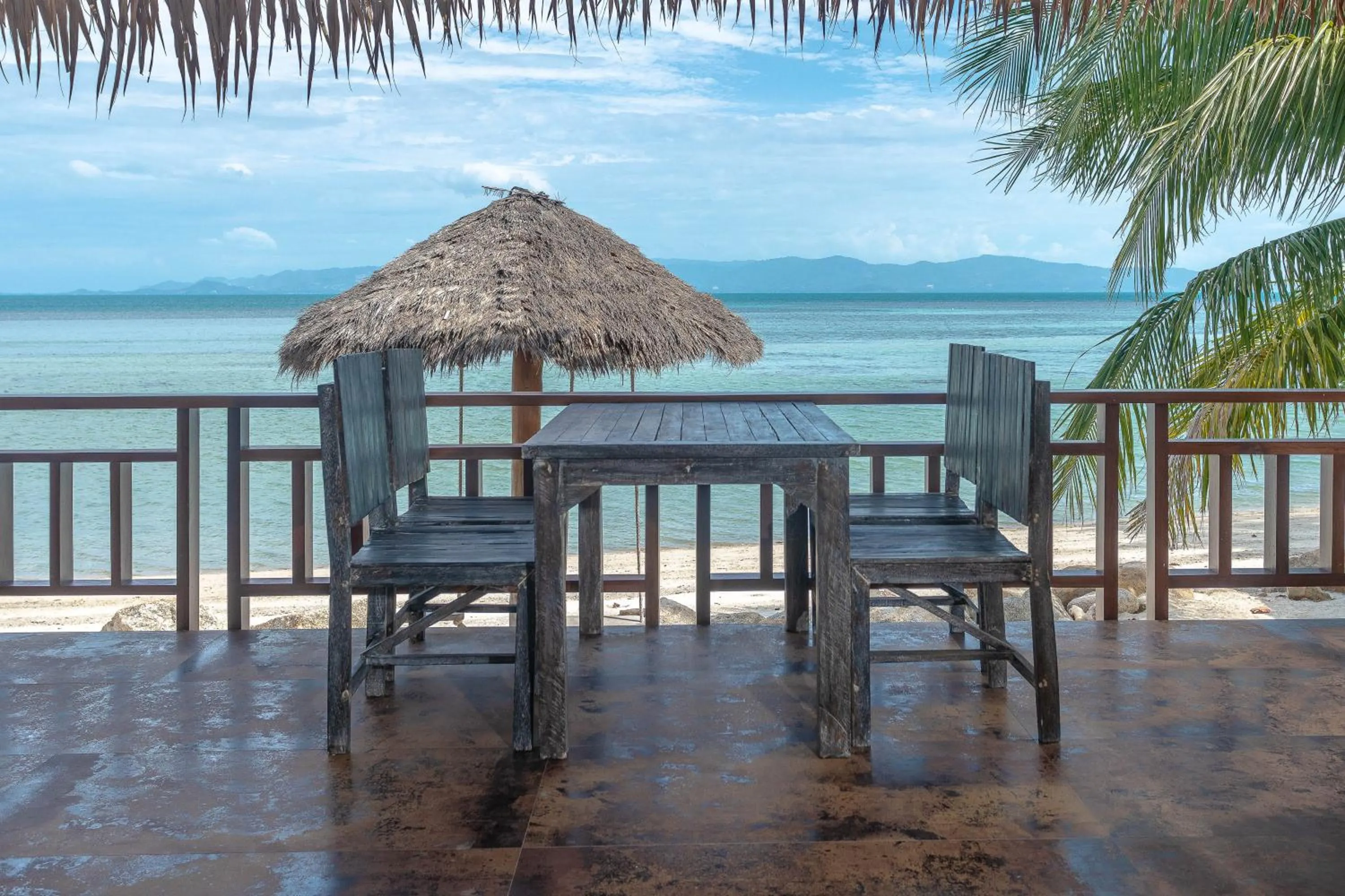 Seating area in Absolute Beachfront Resort