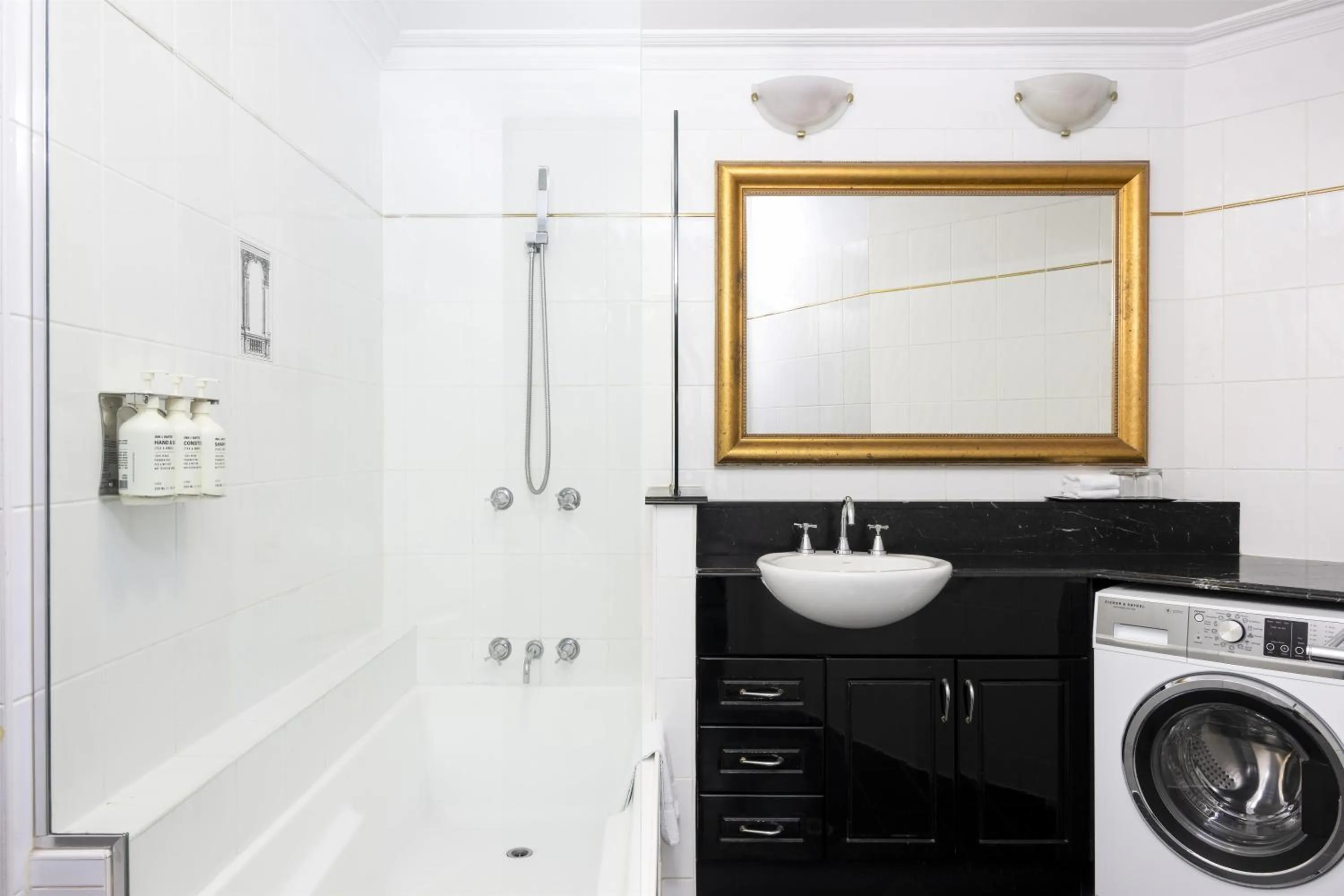 Bedroom in Adina Apartment Hotel Brisbane Anzac Square