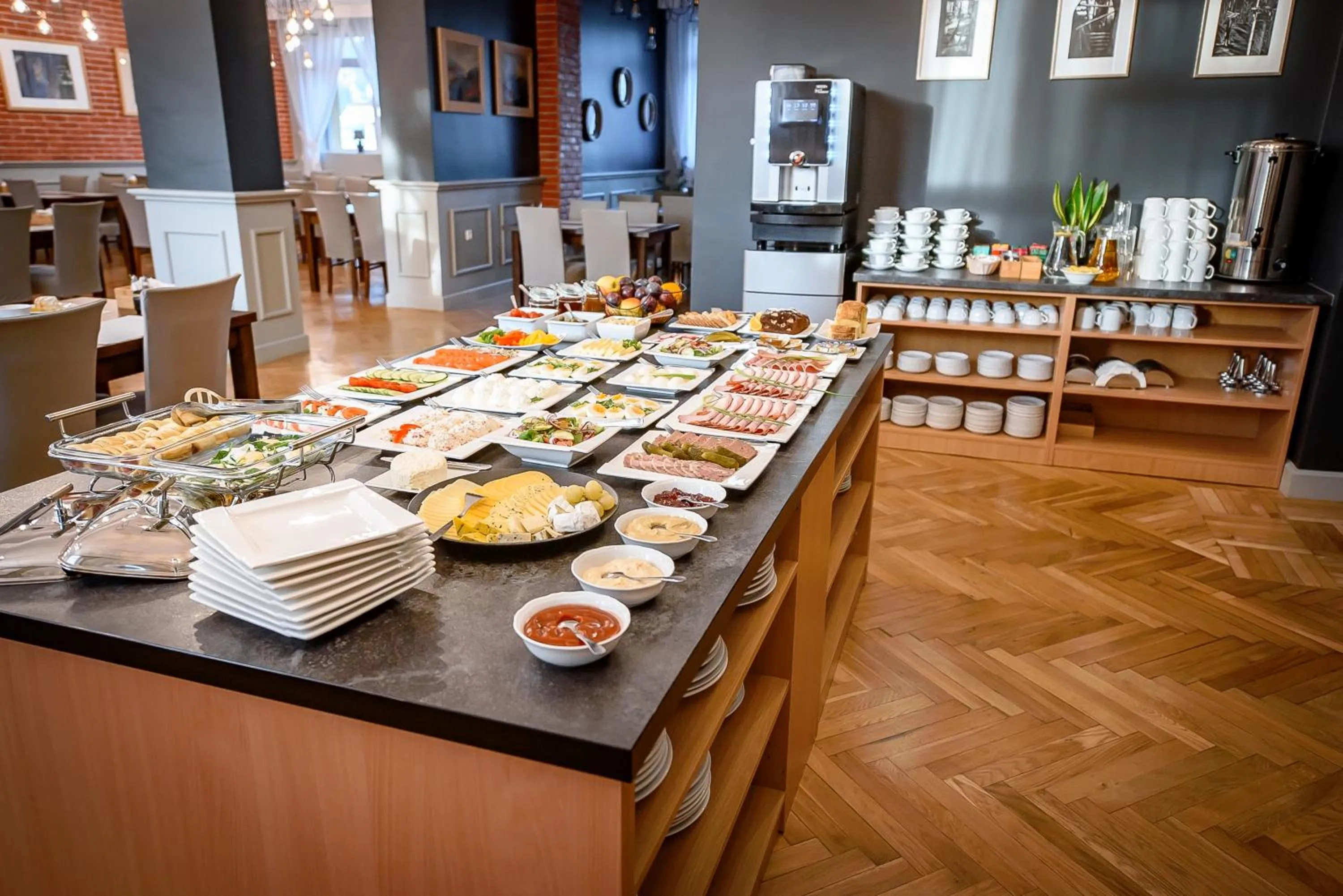 Buffet breakfast in Ośrodek Szkoleniowo Wypoczynkowy Galicya