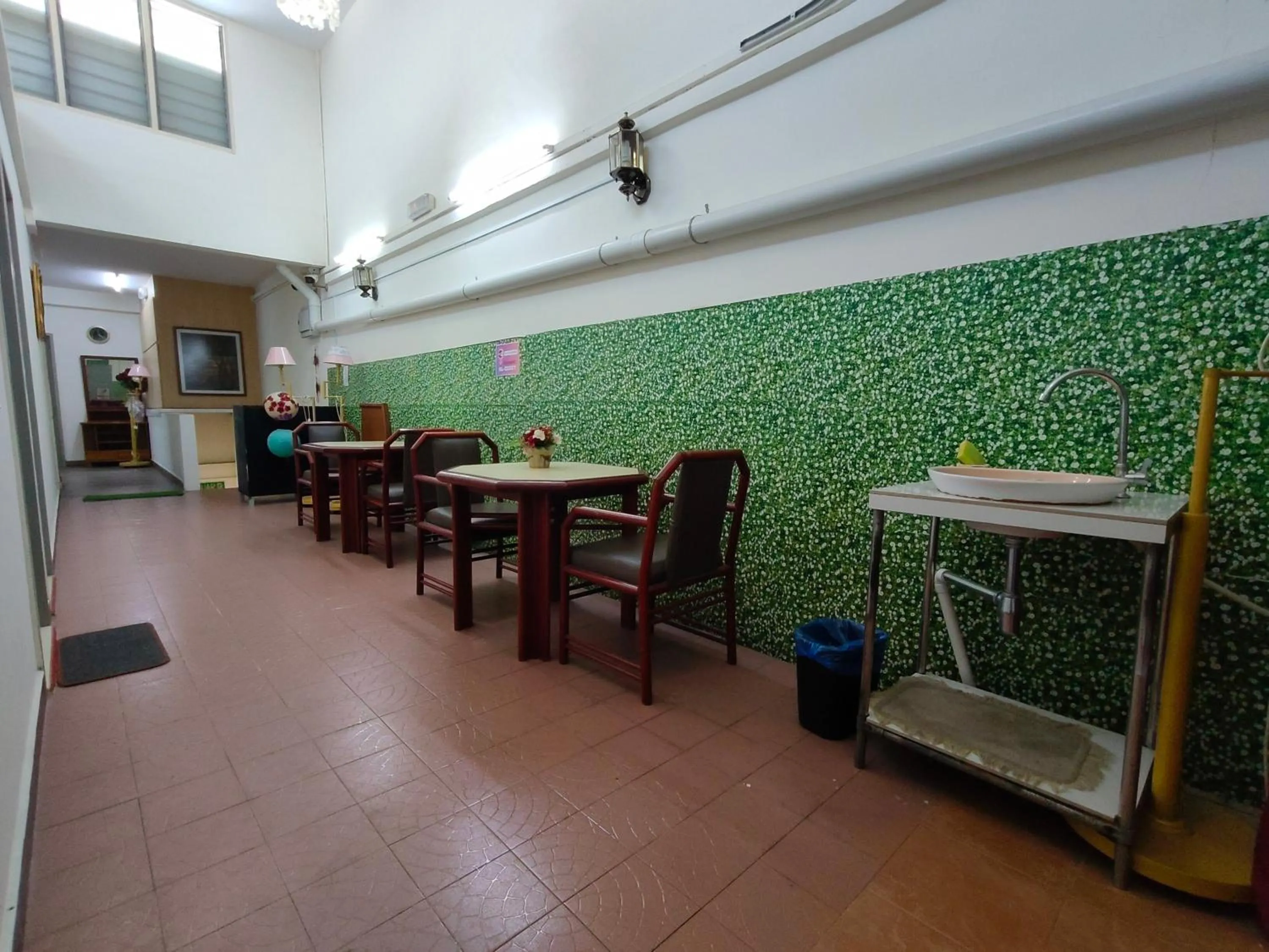 Property building in Kota Lodge Guest House