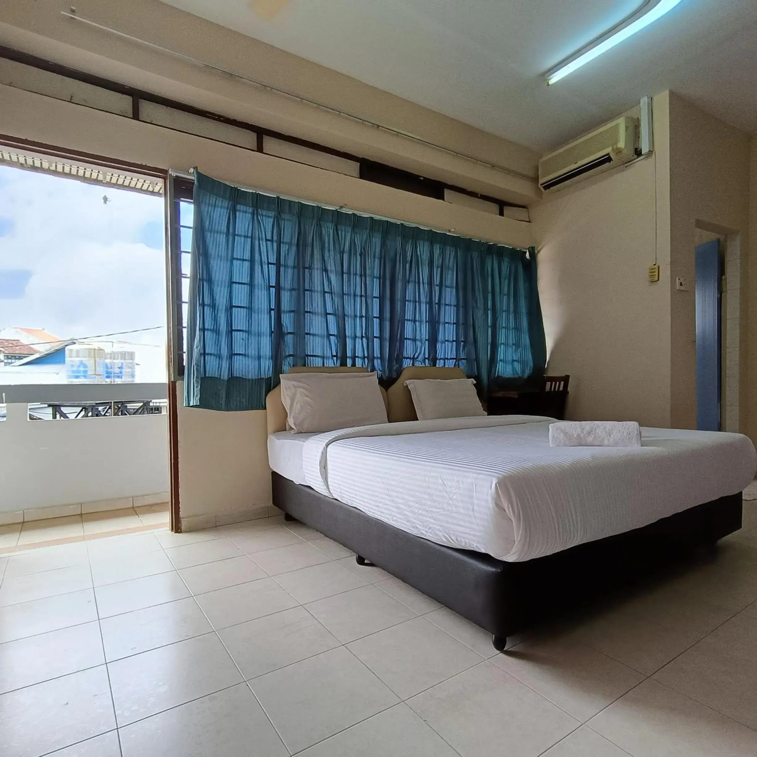 King Room with Balcony in Kota Lodge Guest House King Room with Balcony in Kota Lodge Guest House