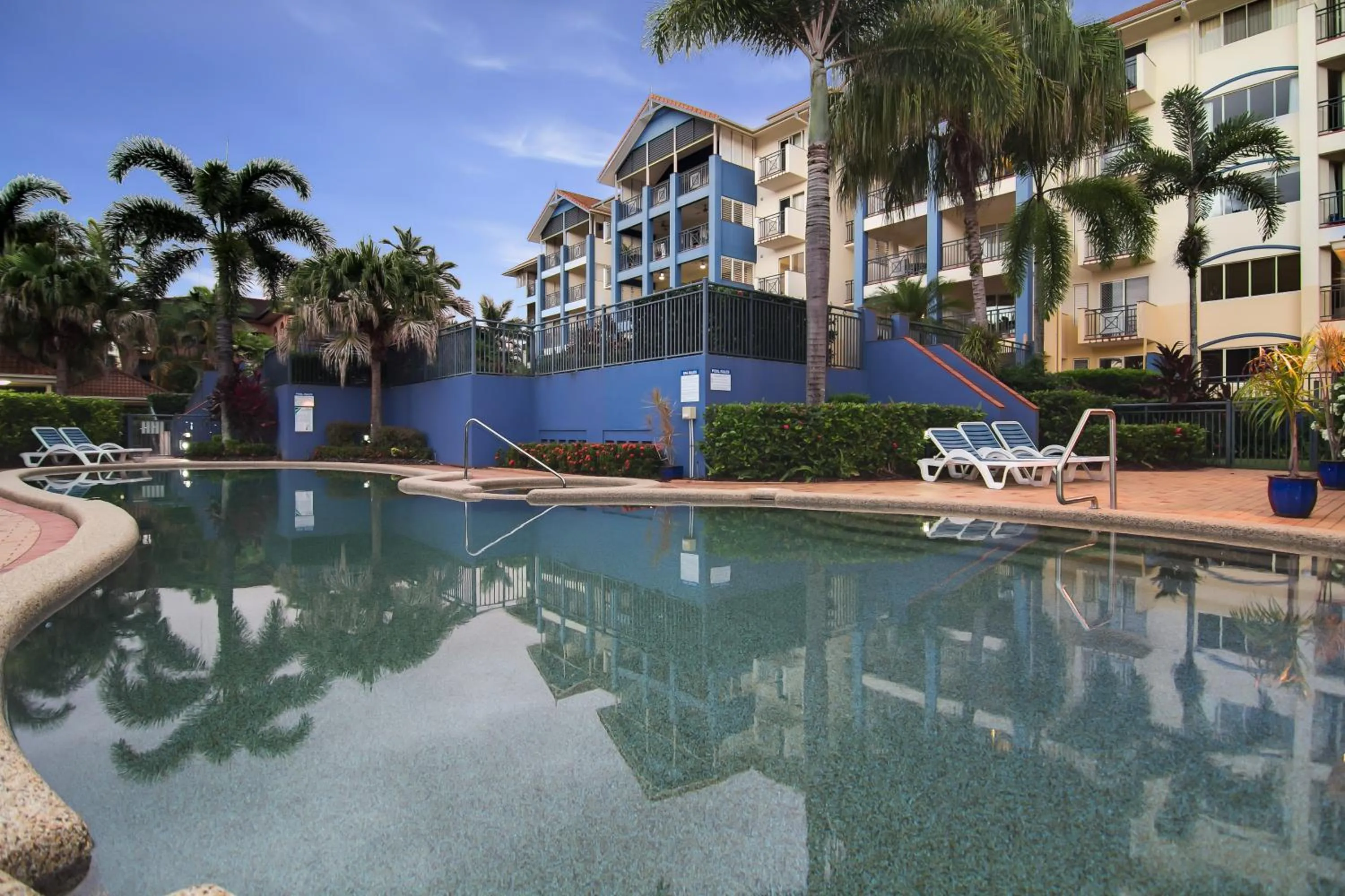 Swimming pool in North Cove Waterfront Suites