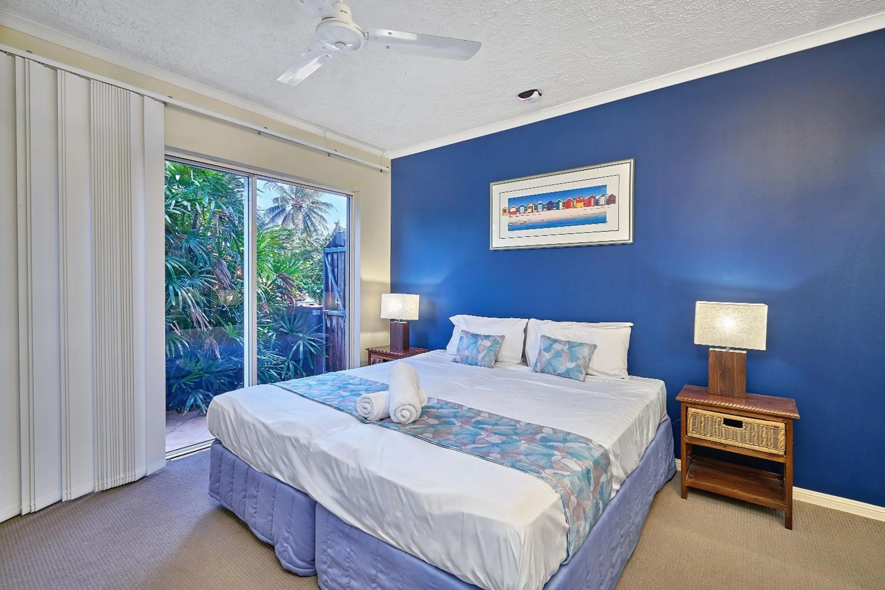 Bedroom, Bed in North Cove Waterfront Suites