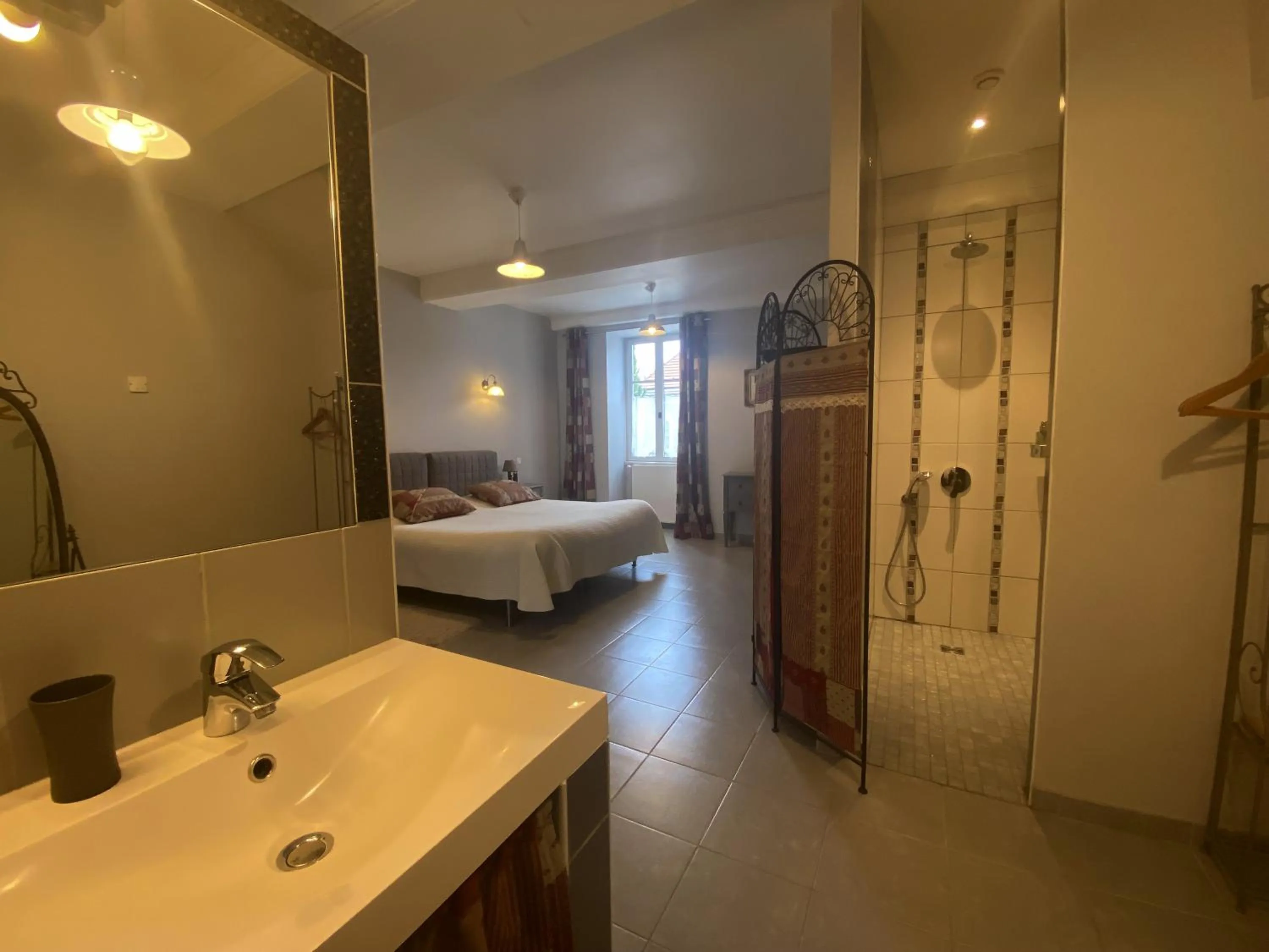 Bathroom, Bed in Domaine Les Bertrands