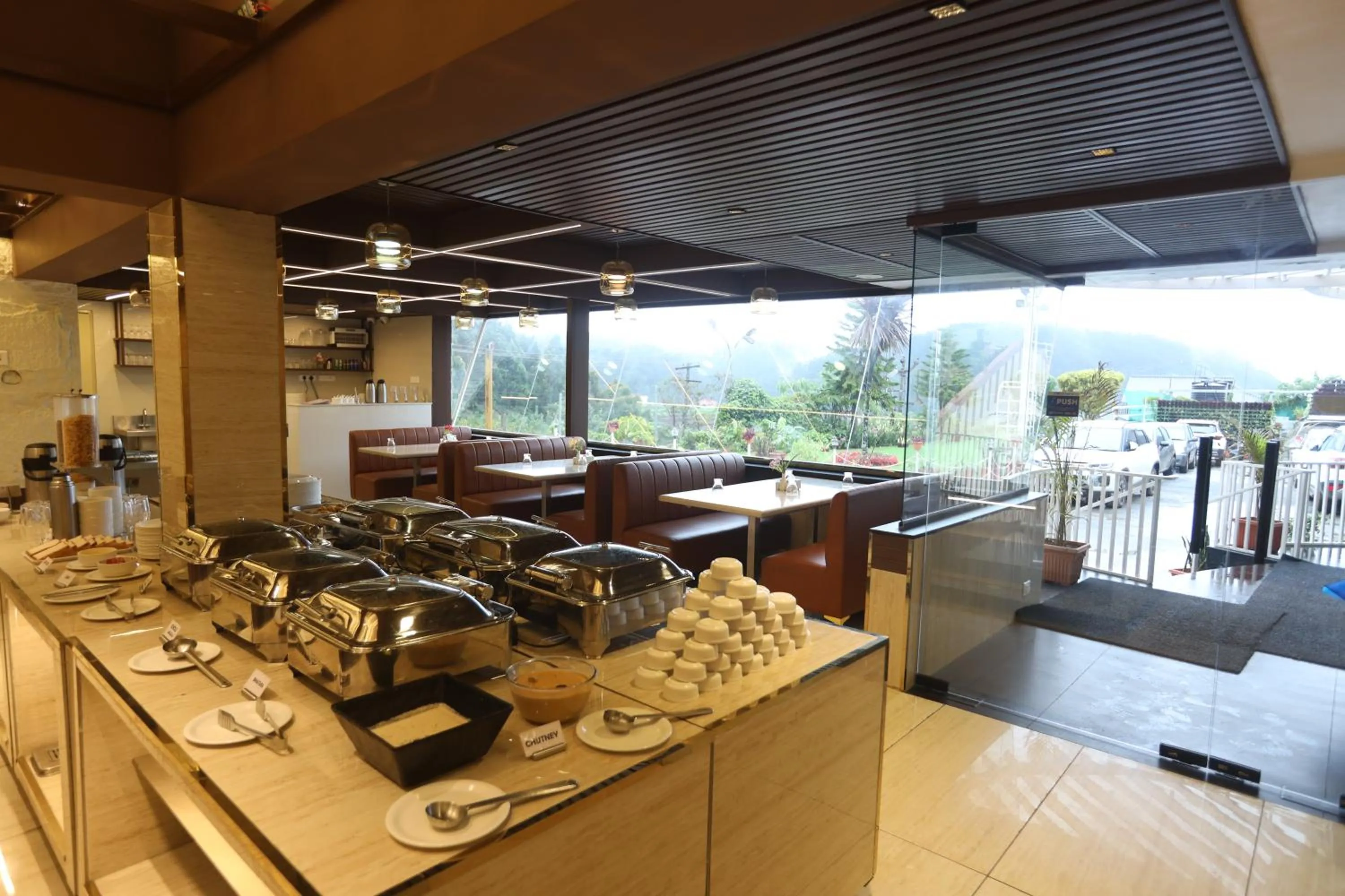 Restaurant/places to eat in Delightz Inn